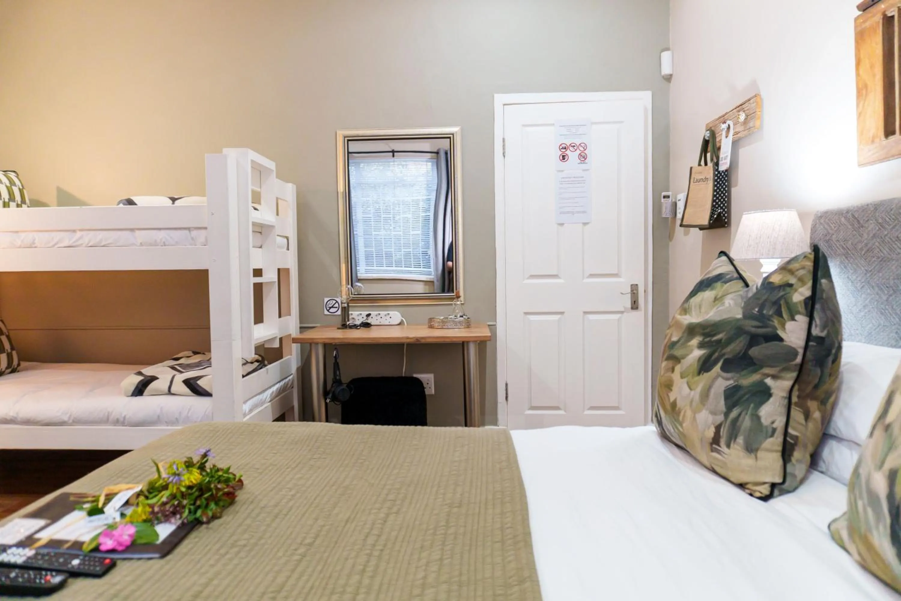 Bedroom, Bed in De Akker Guest House Oudtshoorn