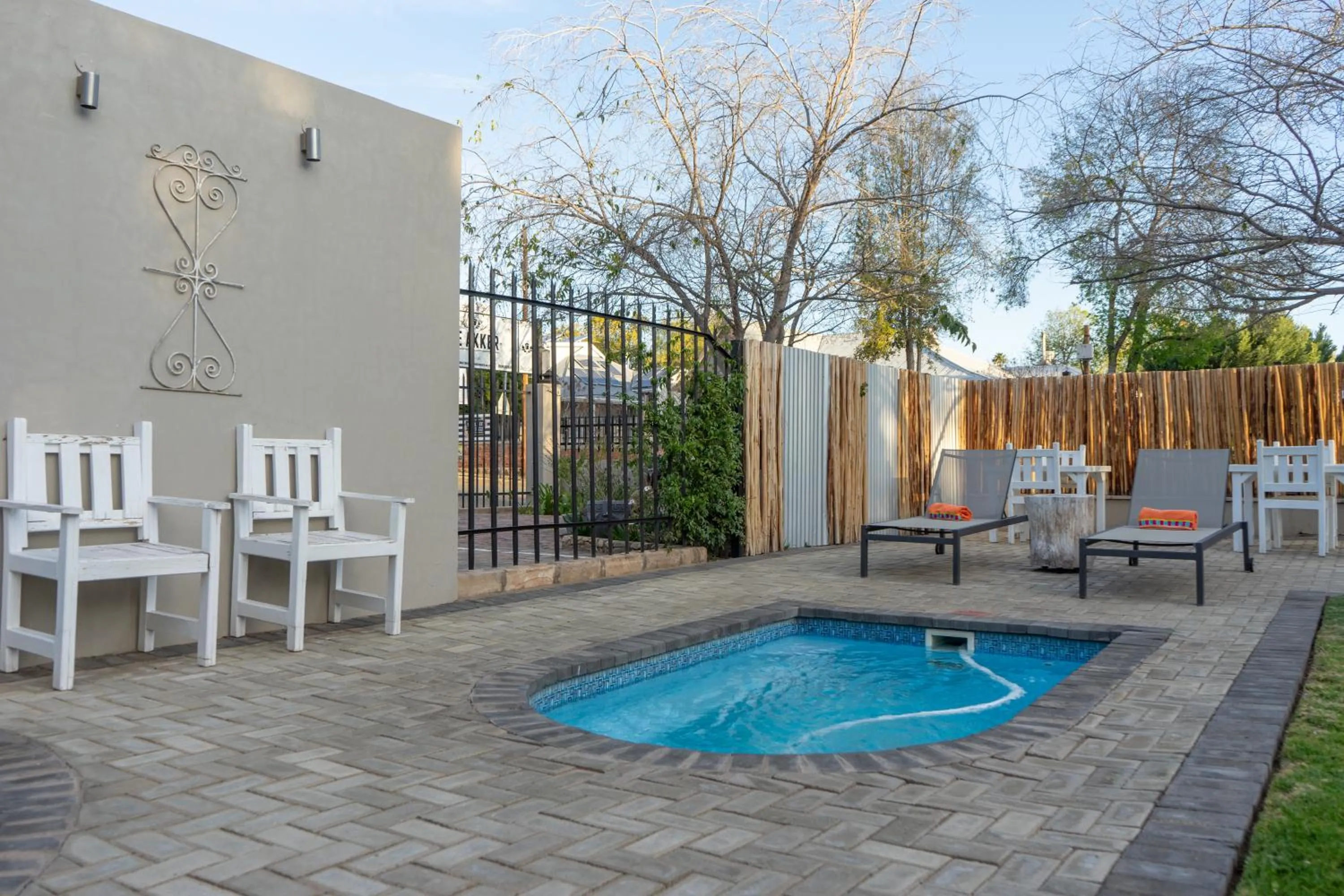 Pool view in De Akker Guest House Oudtshoorn