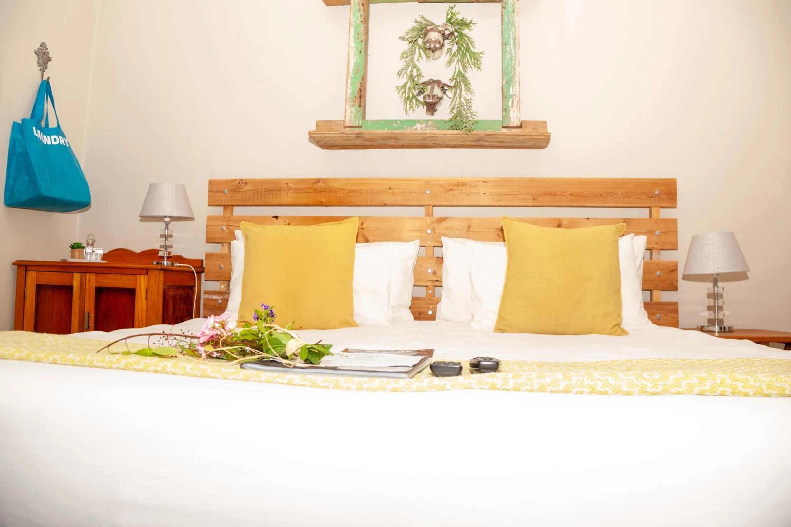 Bed in De Akker Guest House Oudtshoorn