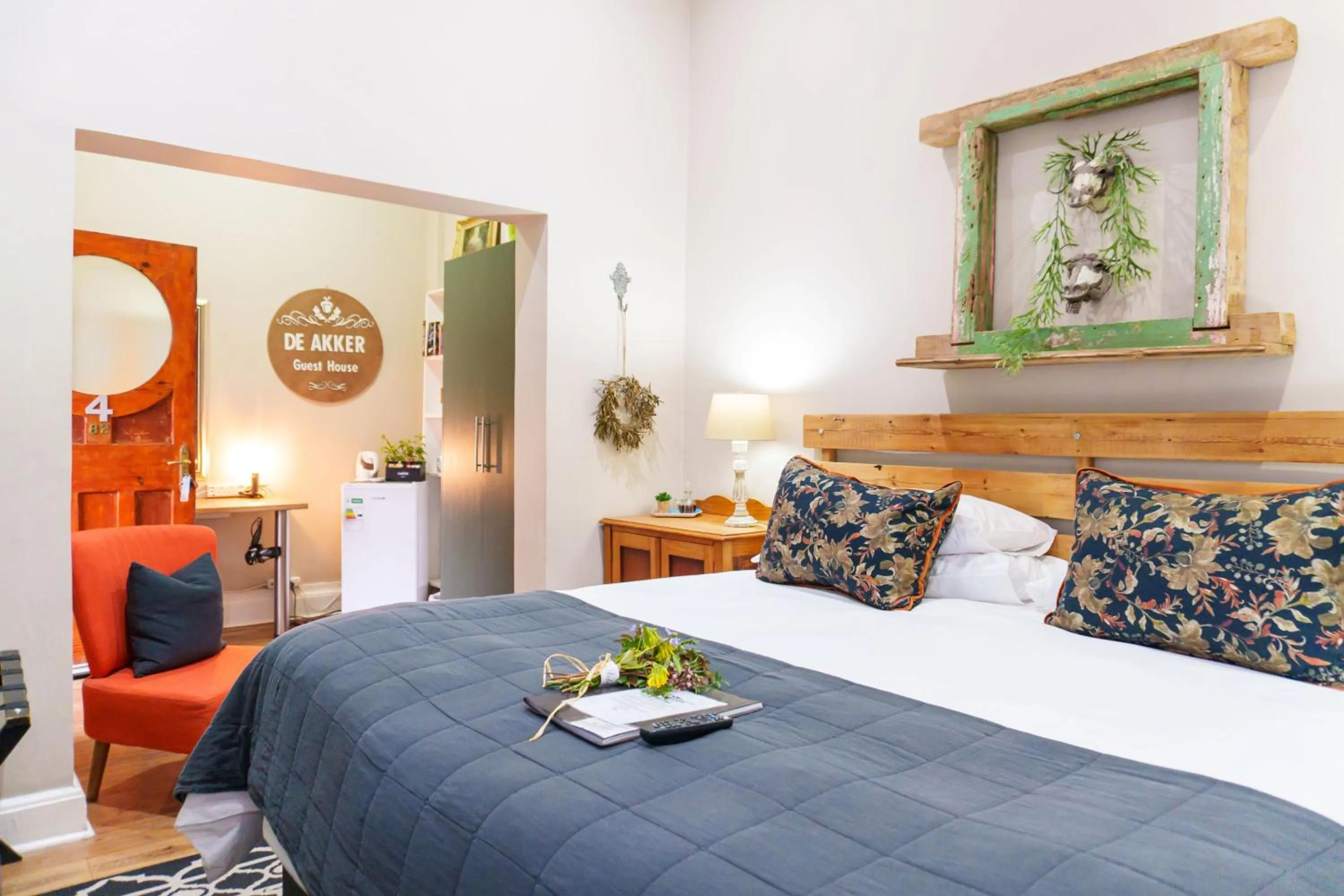 View (from property/room), Bed in De Akker Guest House Oudtshoorn