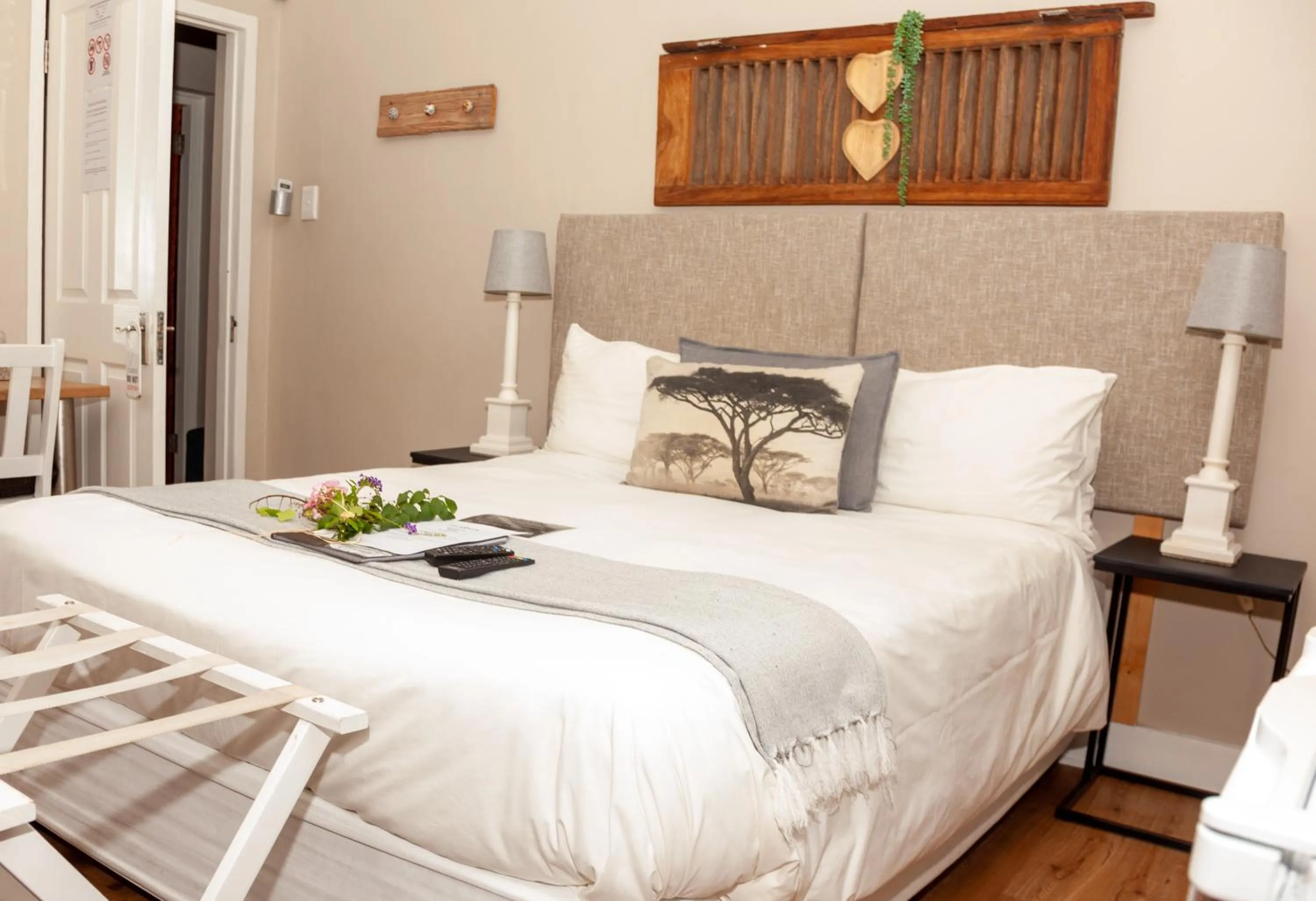 Bedroom, Bed in De Akker Guest House Oudtshoorn