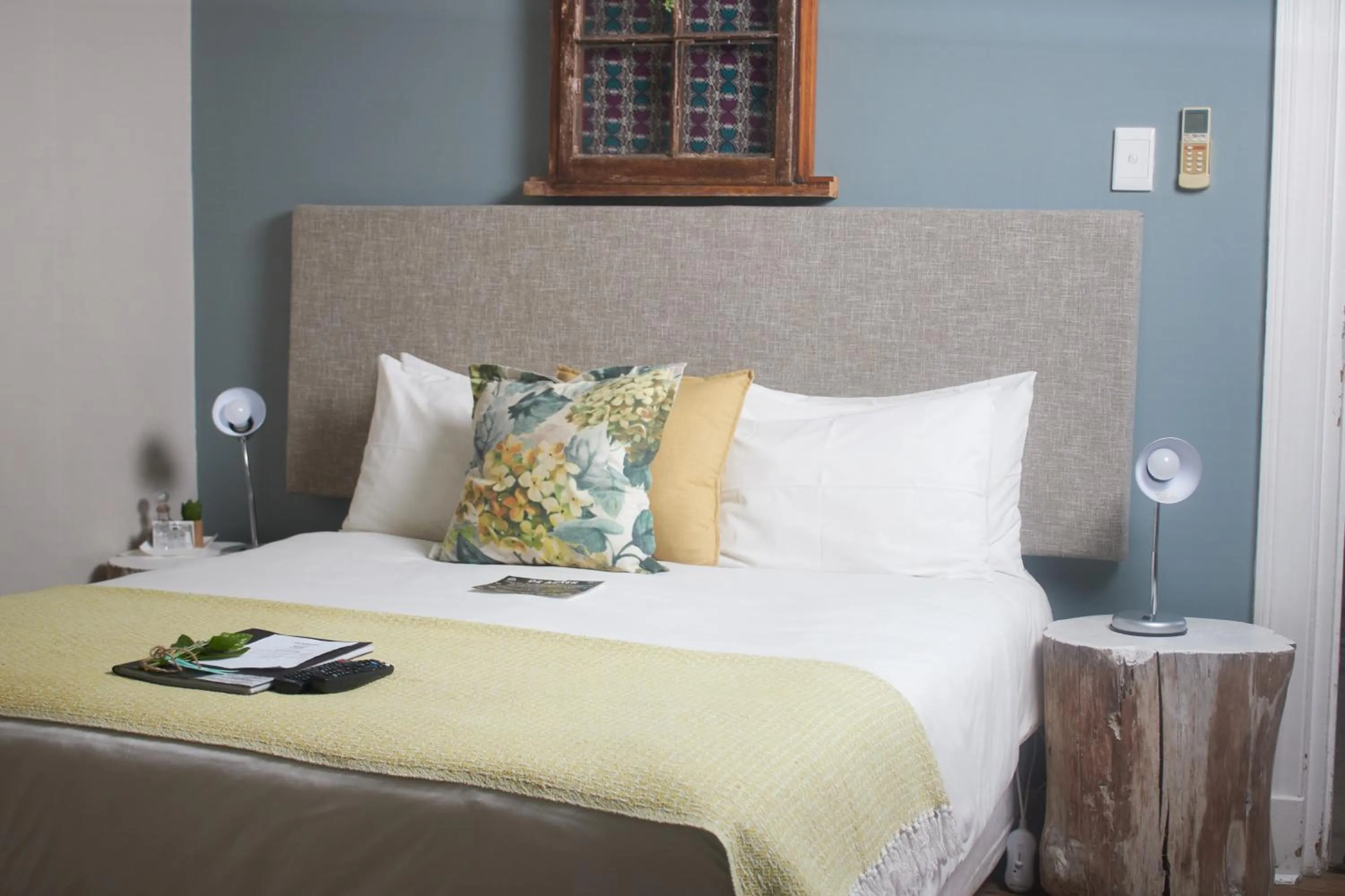 Bed in De Akker Guest House Oudtshoorn