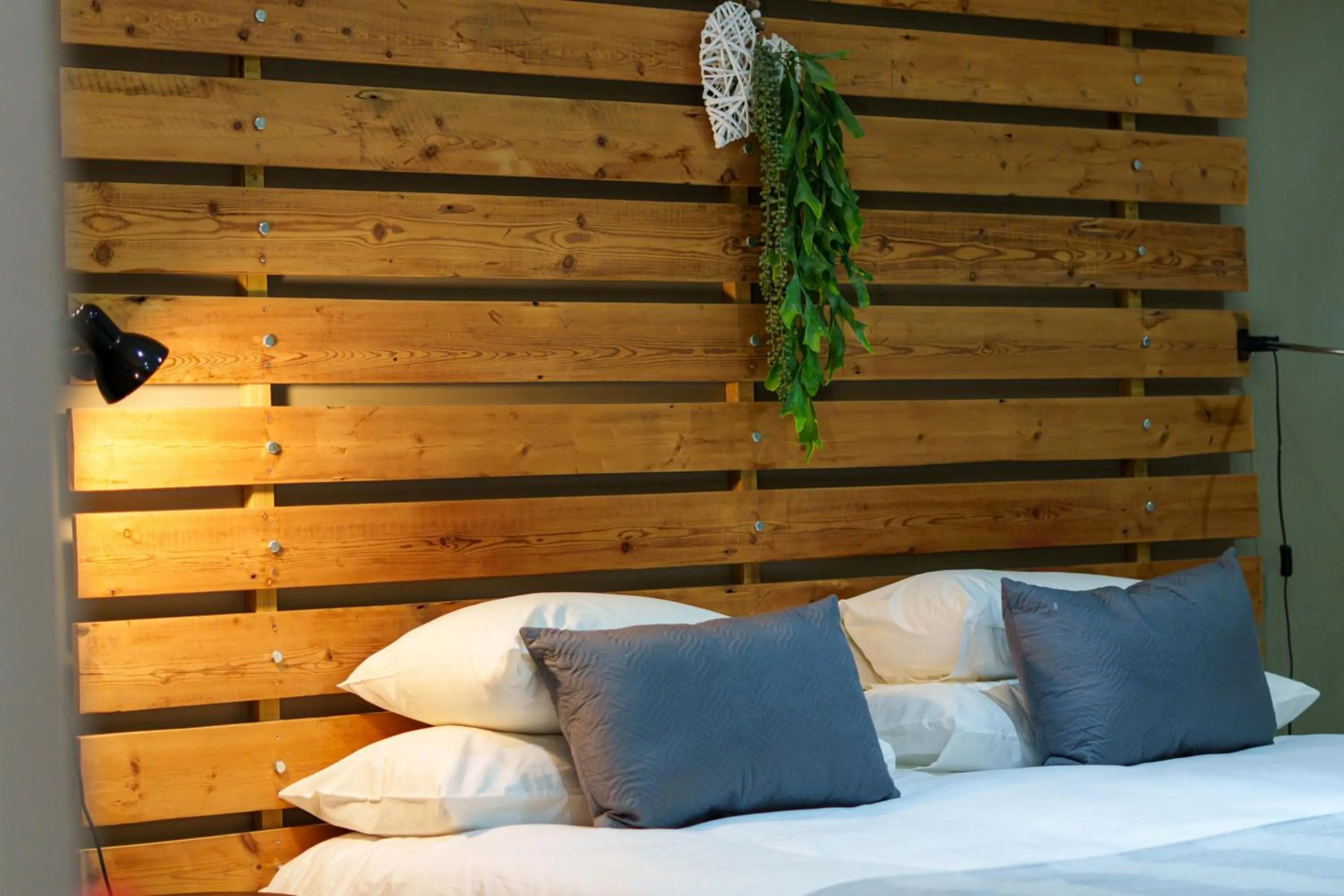 Bed in De Akker Guest House Oudtshoorn