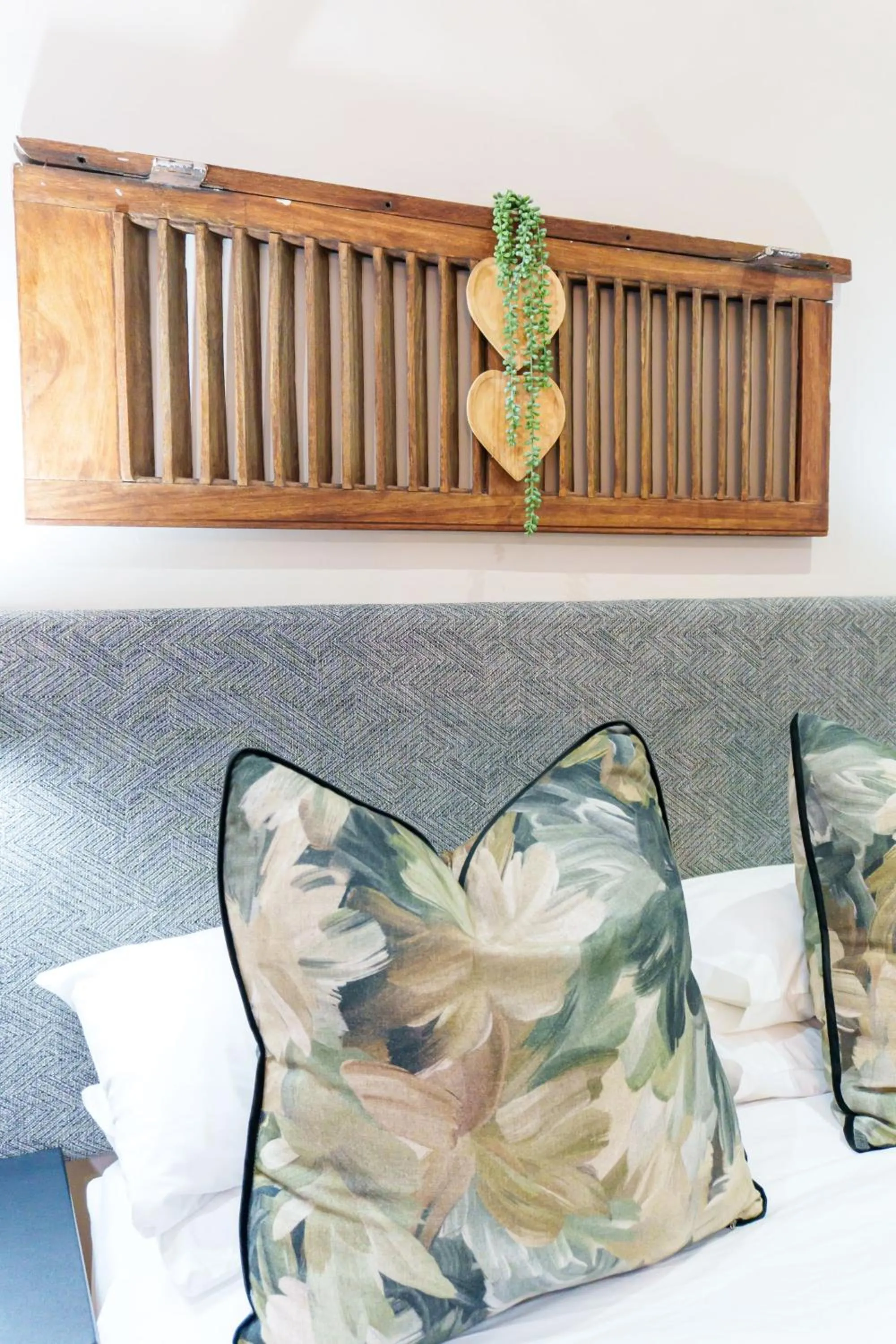 Decorative detail, Bed in De Akker Guest House Oudtshoorn