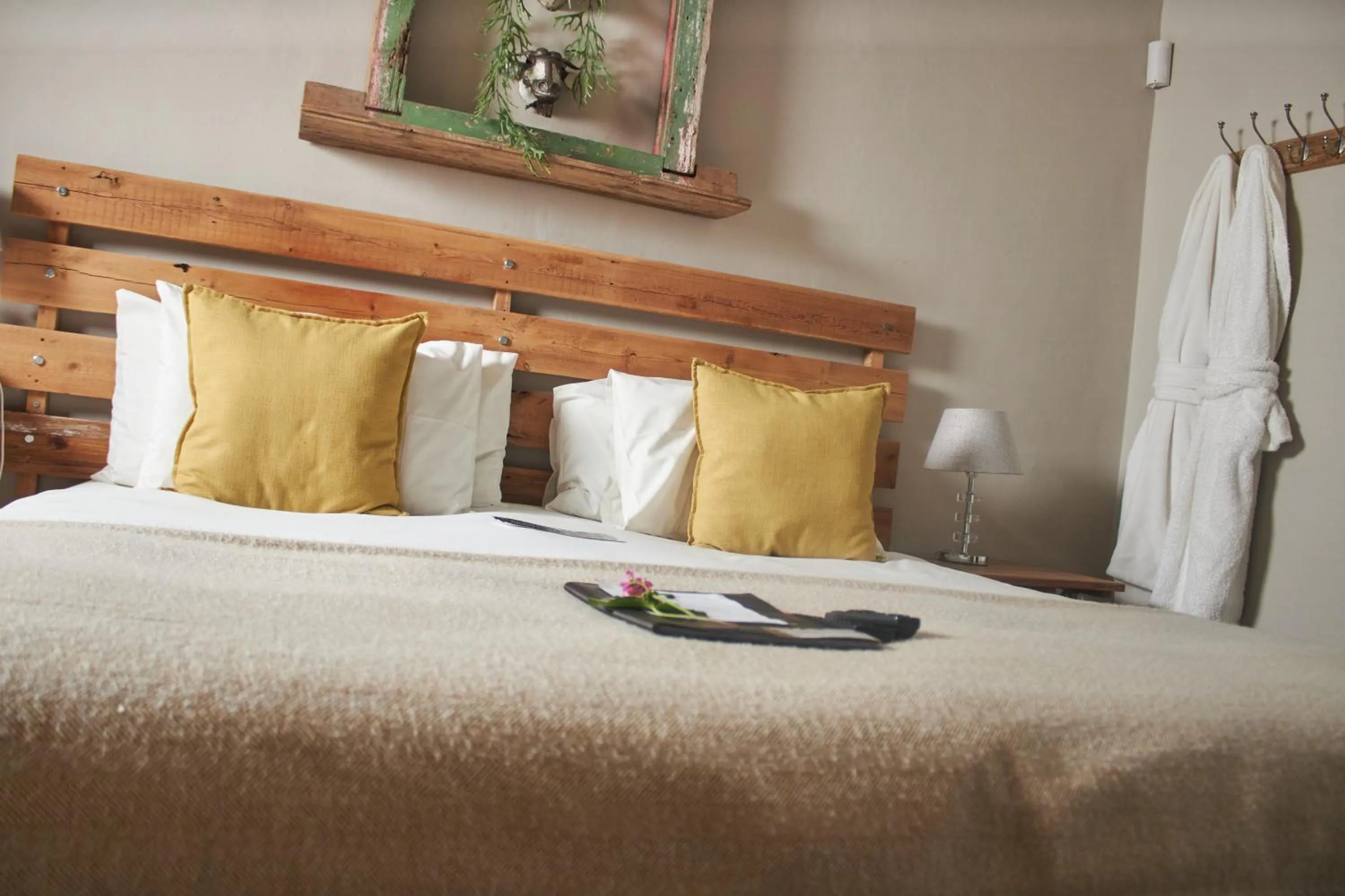 Bed in De Akker Guest House Oudtshoorn