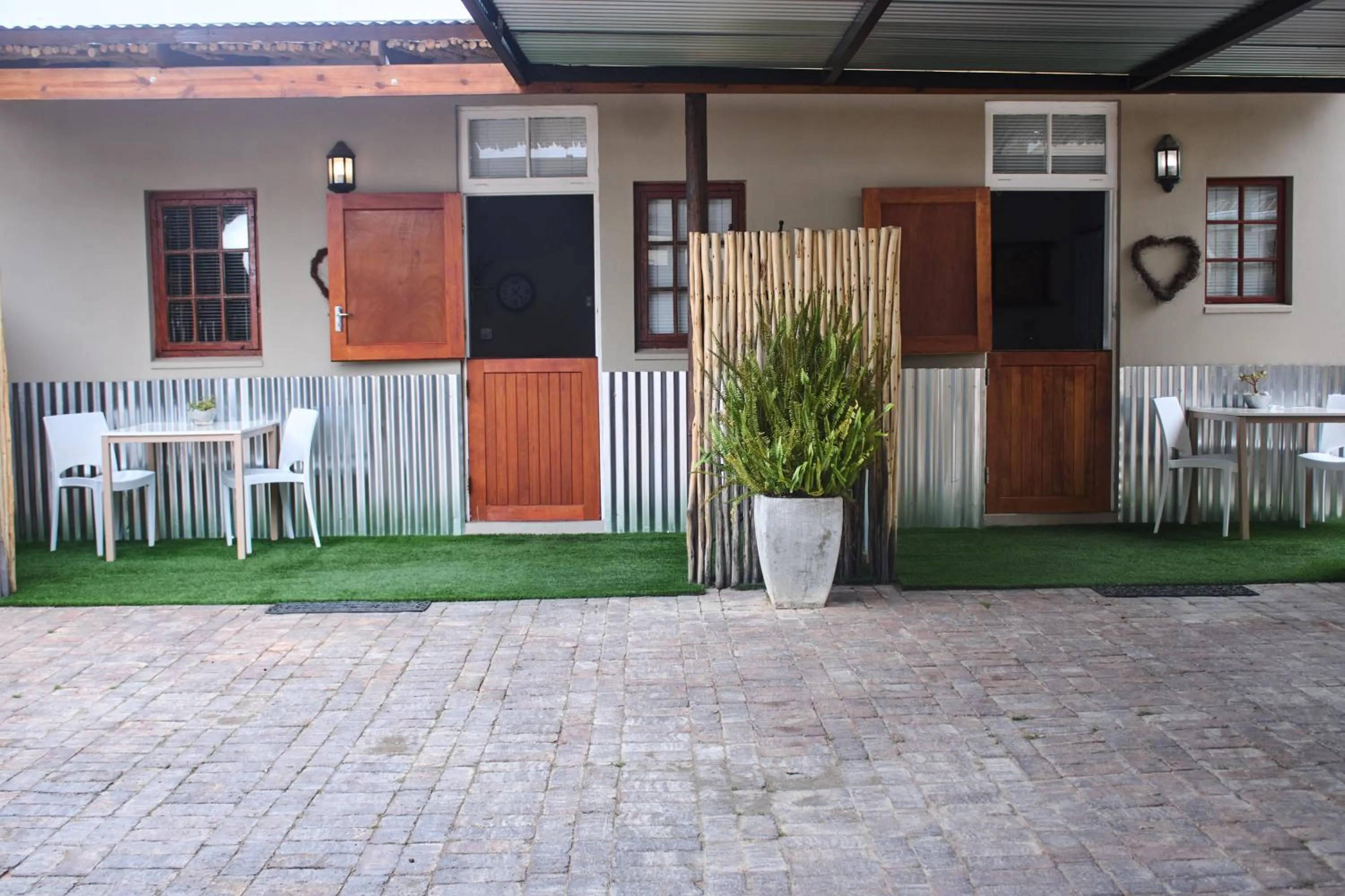 Patio in De Akker Guest House Oudtshoorn