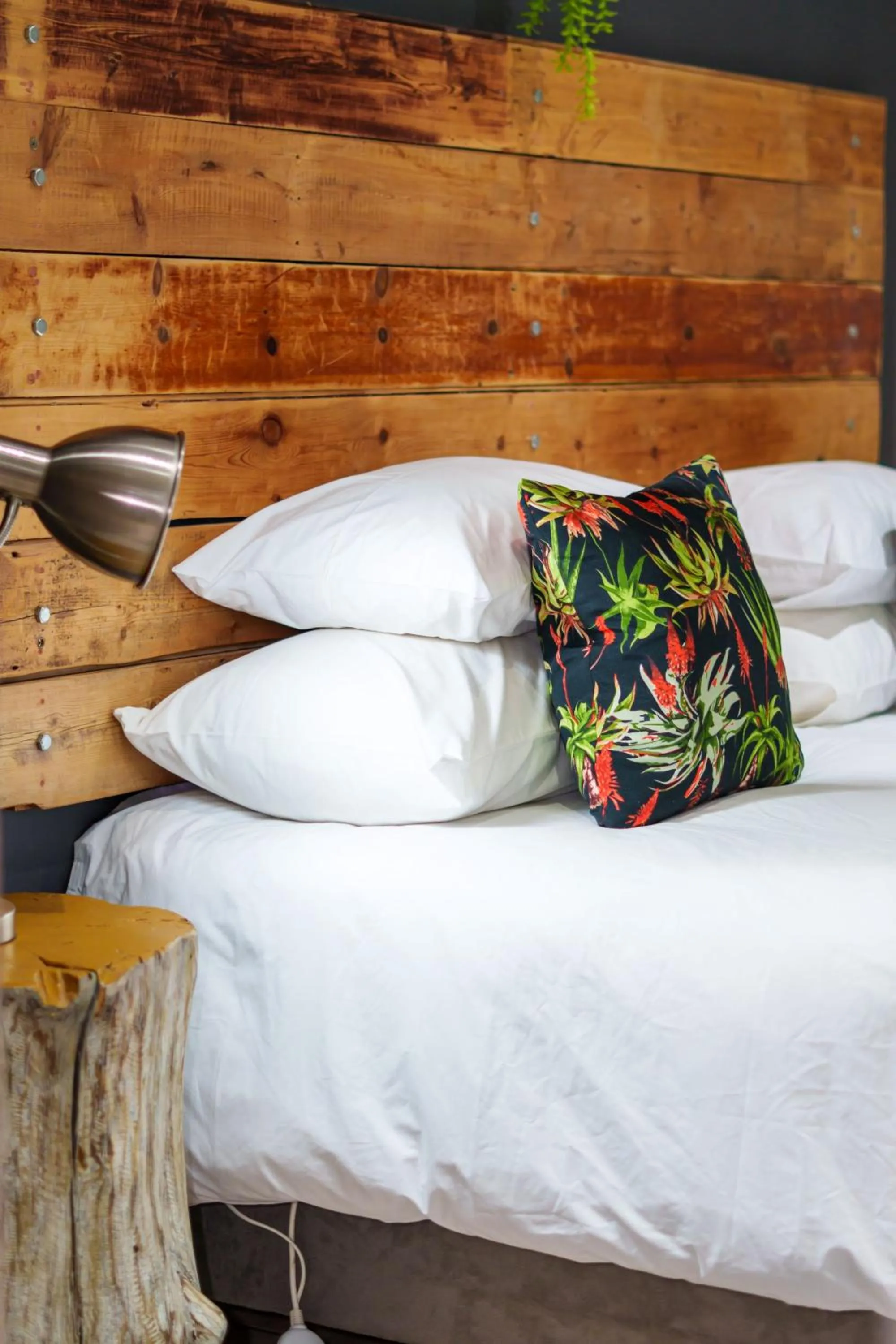 Bed in De Akker Guest House Oudtshoorn