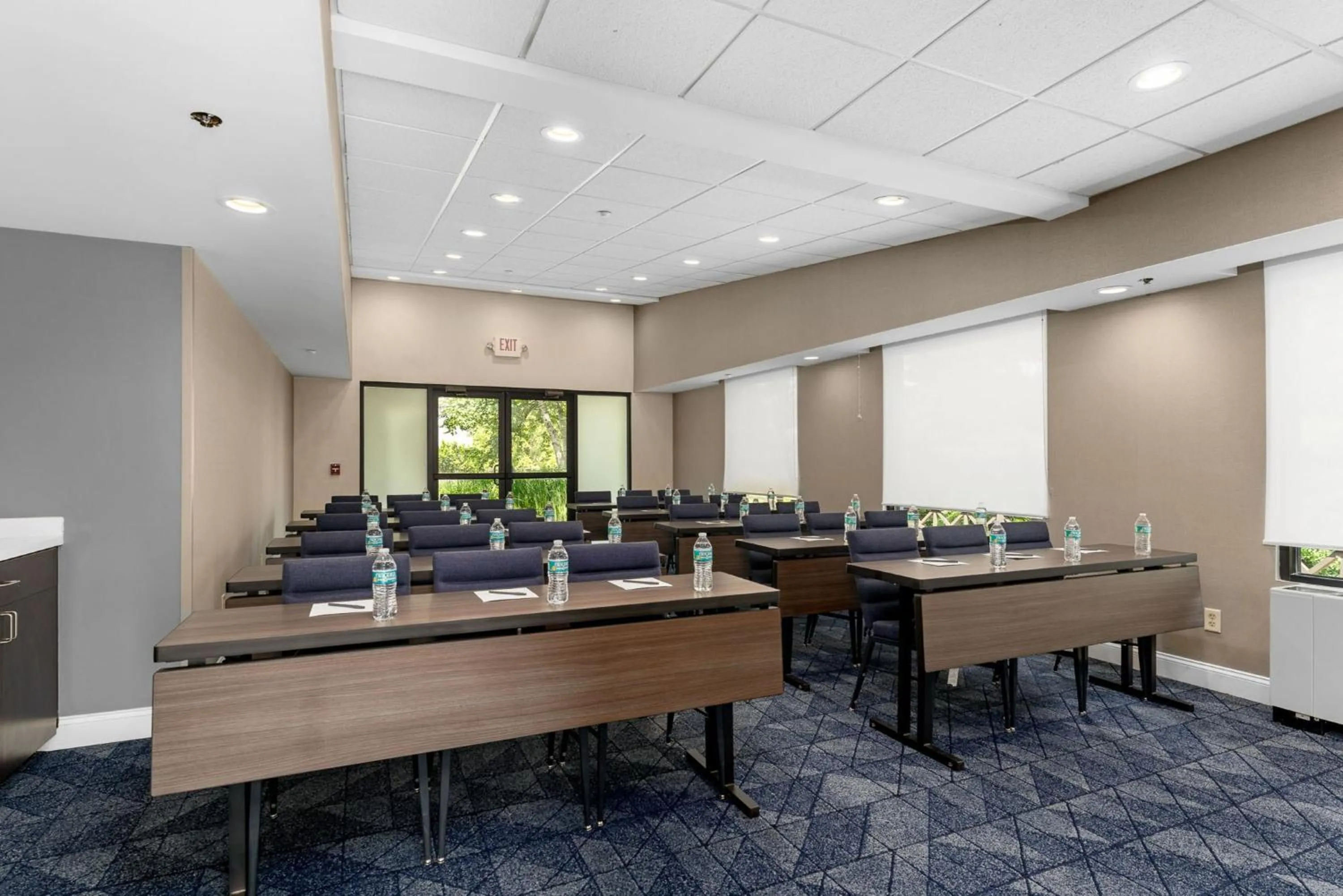 Meeting/conference room in Courtyard Burlington Williston