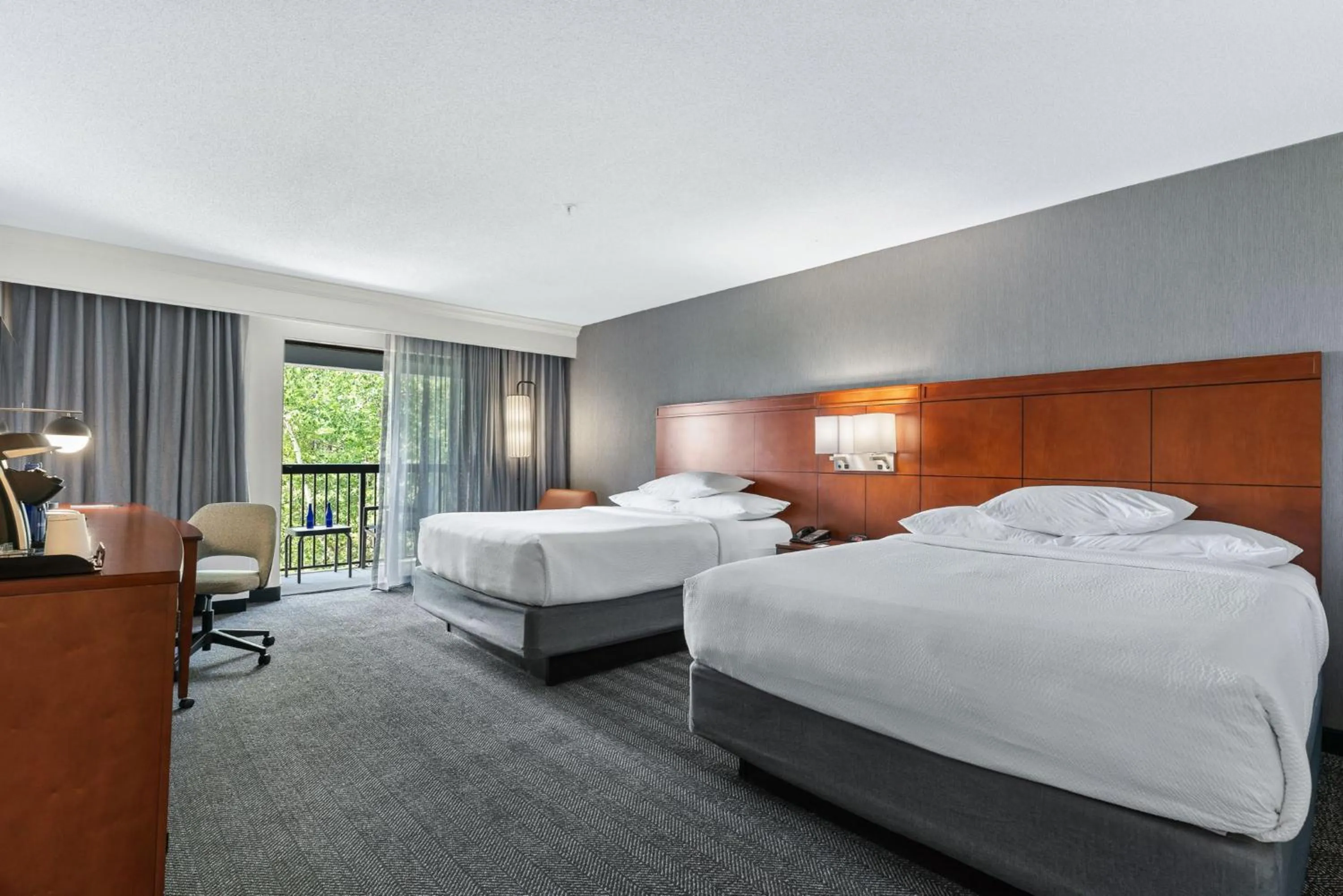 Bed in Courtyard Burlington Williston