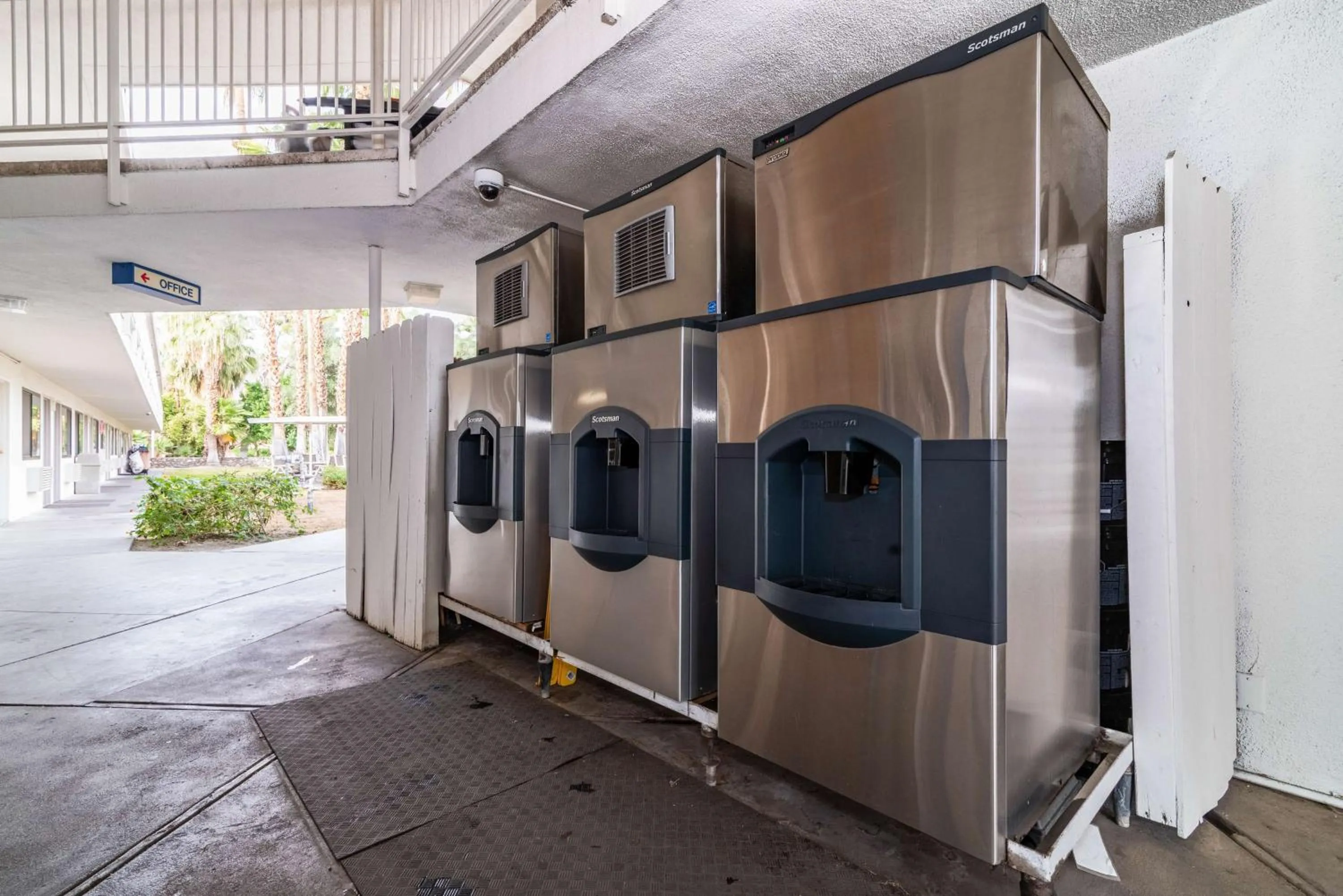 Property building in Motel 6-Palm Springs, CA - East - Palm Canyon