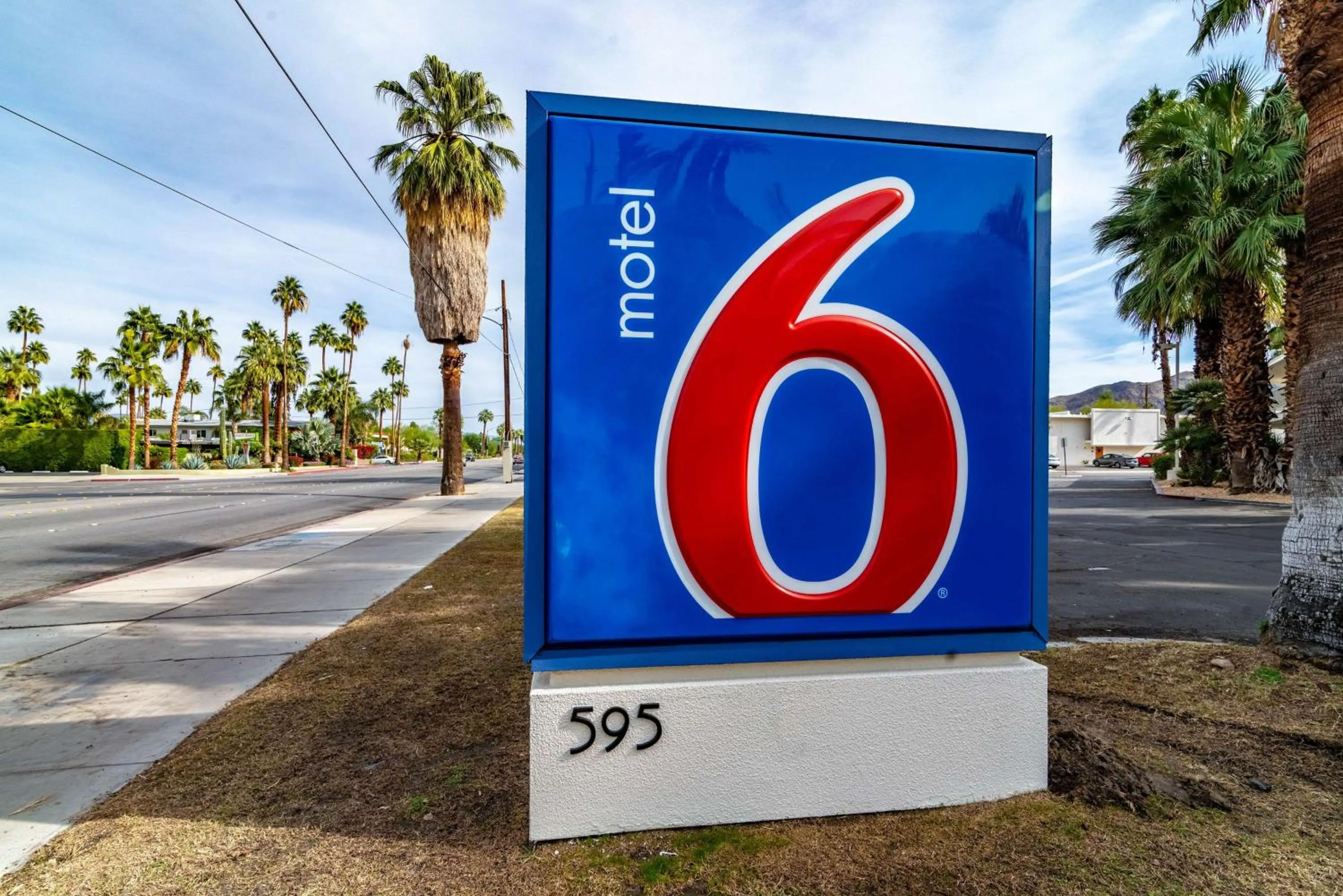 Property building in Motel 6-Palm Springs, CA - East - Palm Canyon
