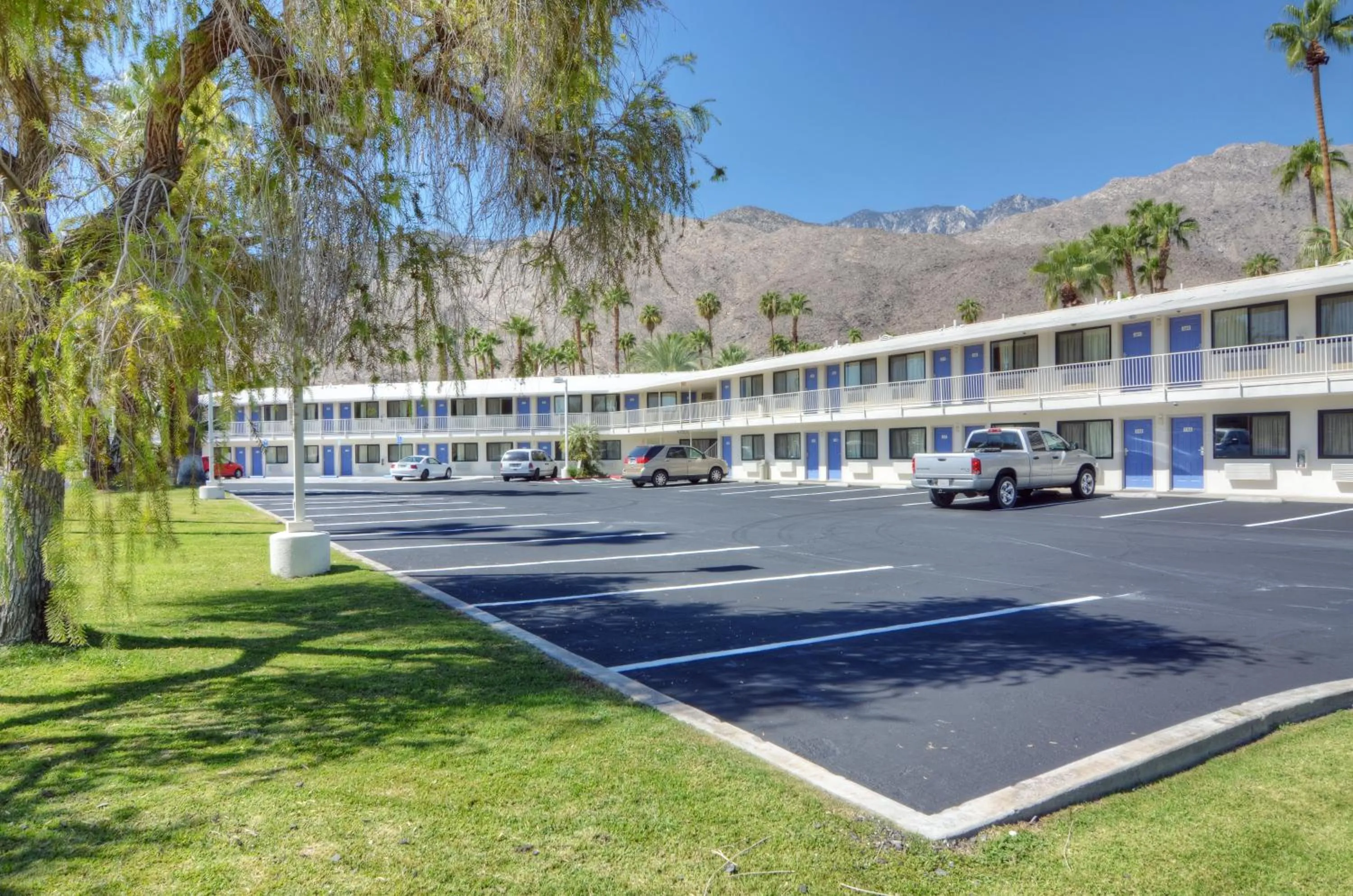 Facade/entrance in Motel 6-Palm Springs, CA - East - Palm Canyon