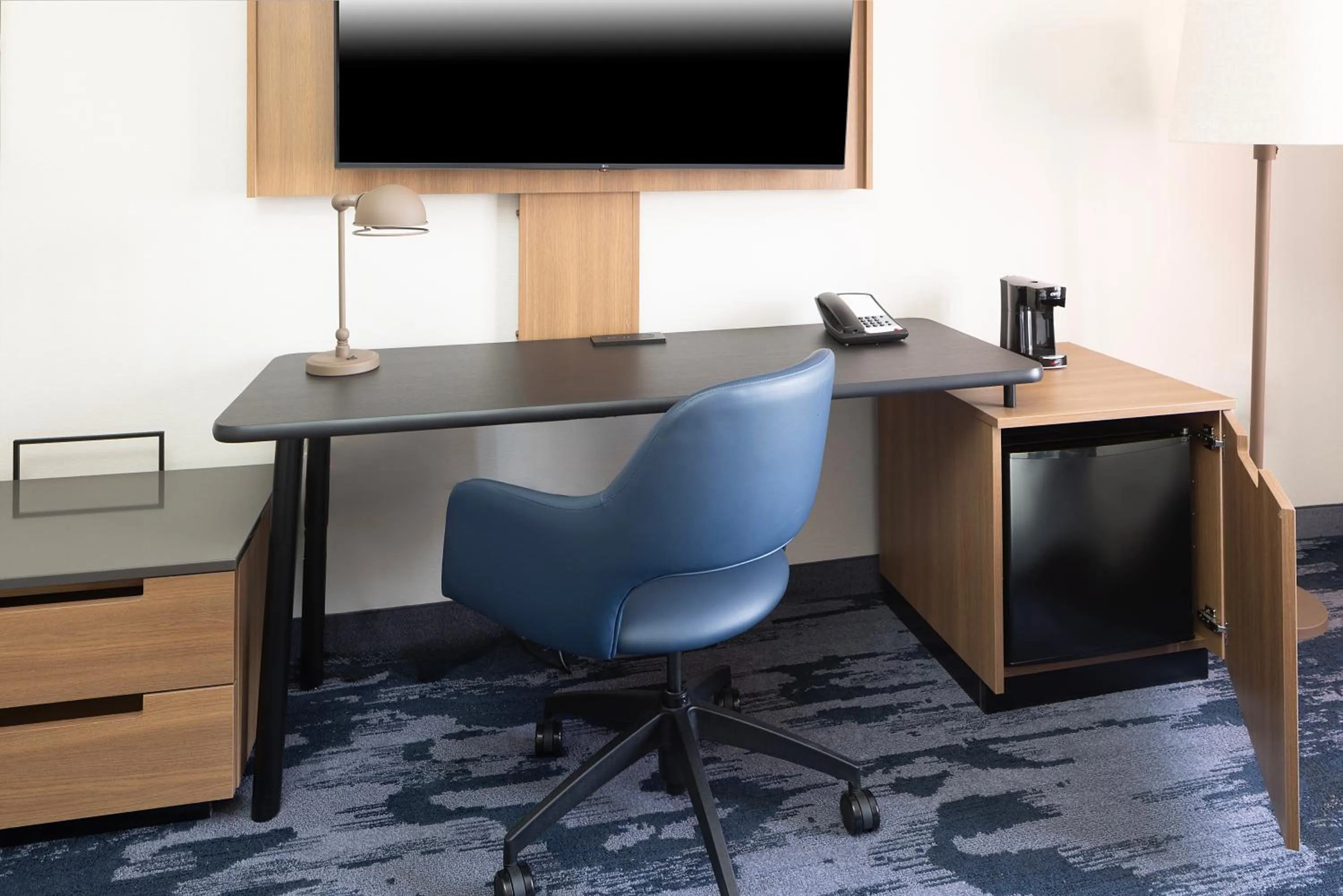 TV and multimedia in Fairfield Inn & Suites – Buffalo Airport