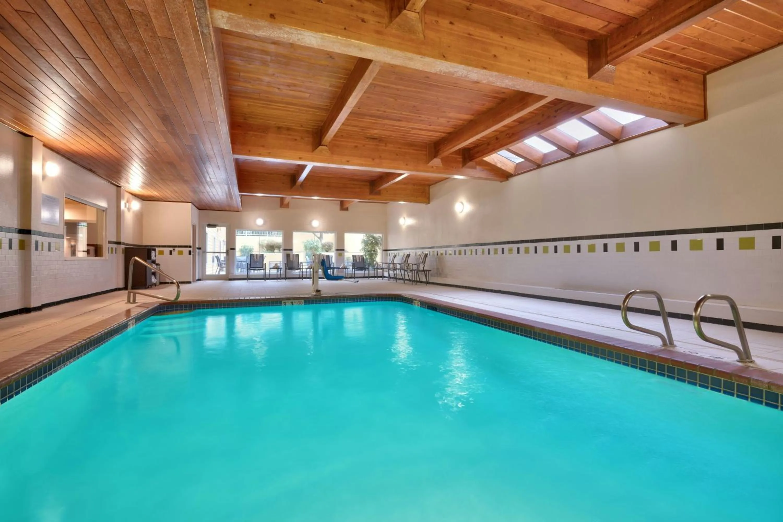 Swimming pool in Fairfield Inn & Suites Seattle Bellevue/Redmond