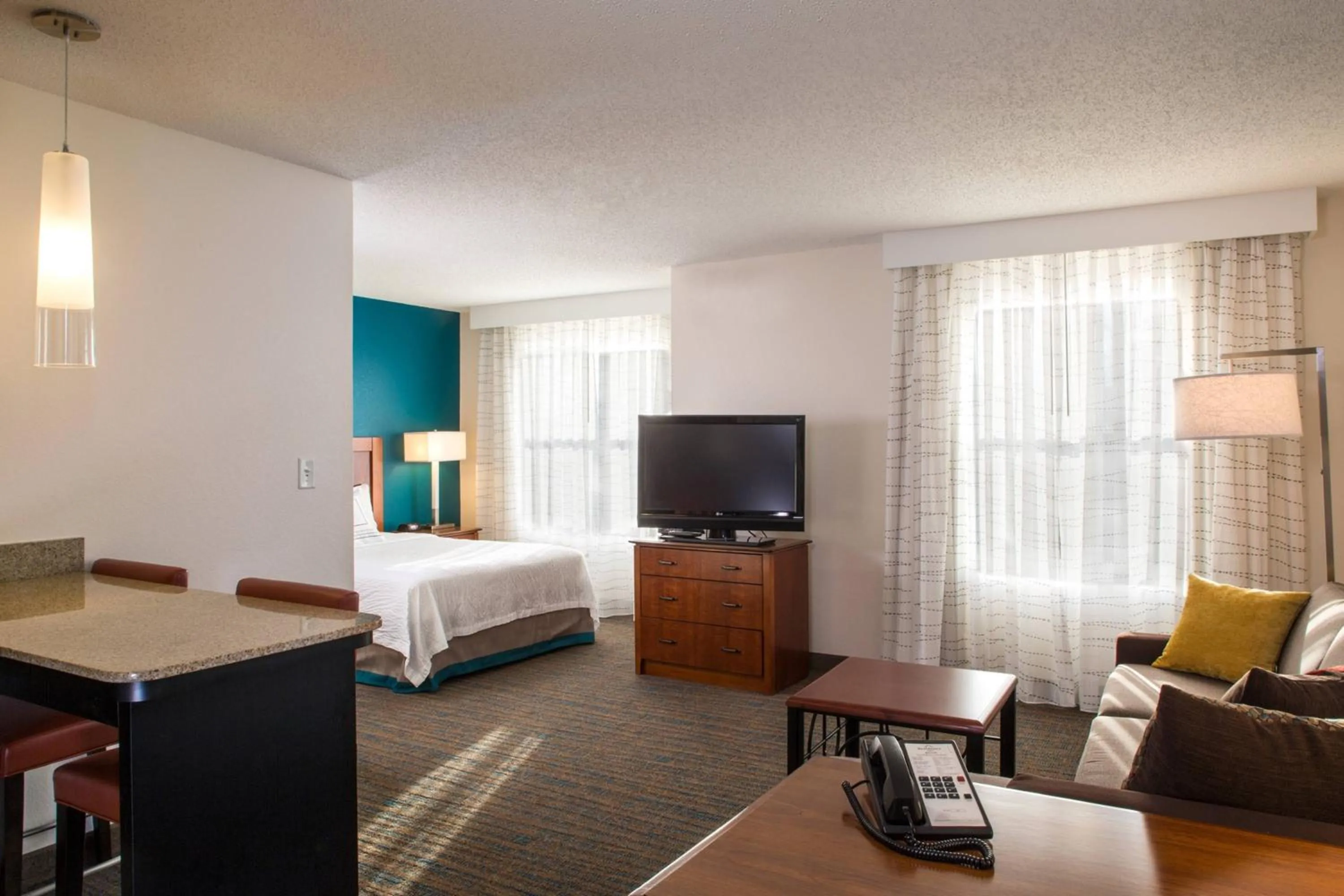Photo of the whole room, Bed in Residence Inn Arundel Mills BWI Airport