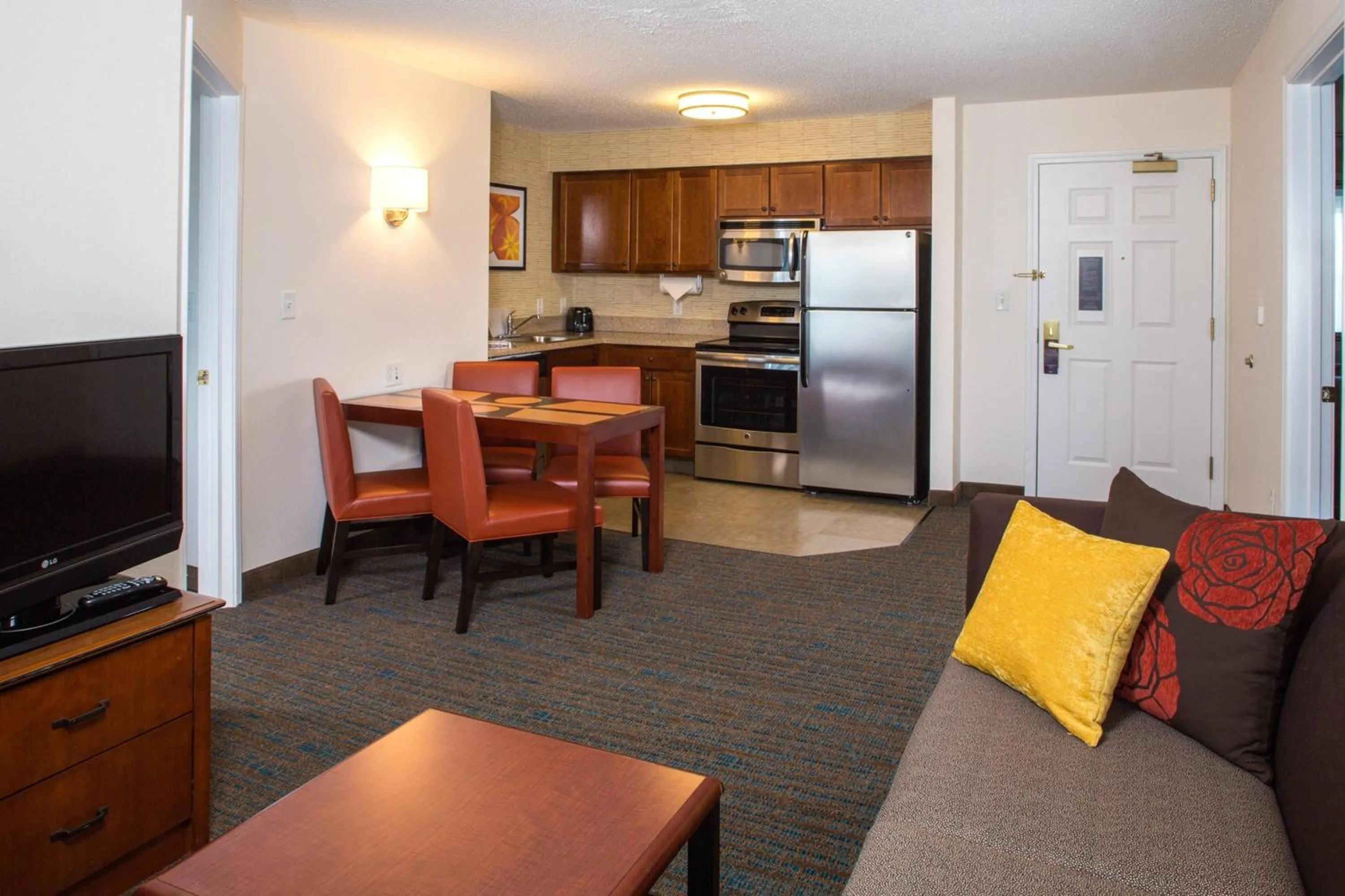 Kitchen or kitchenette in Residence Inn Arundel Mills BWI Airport