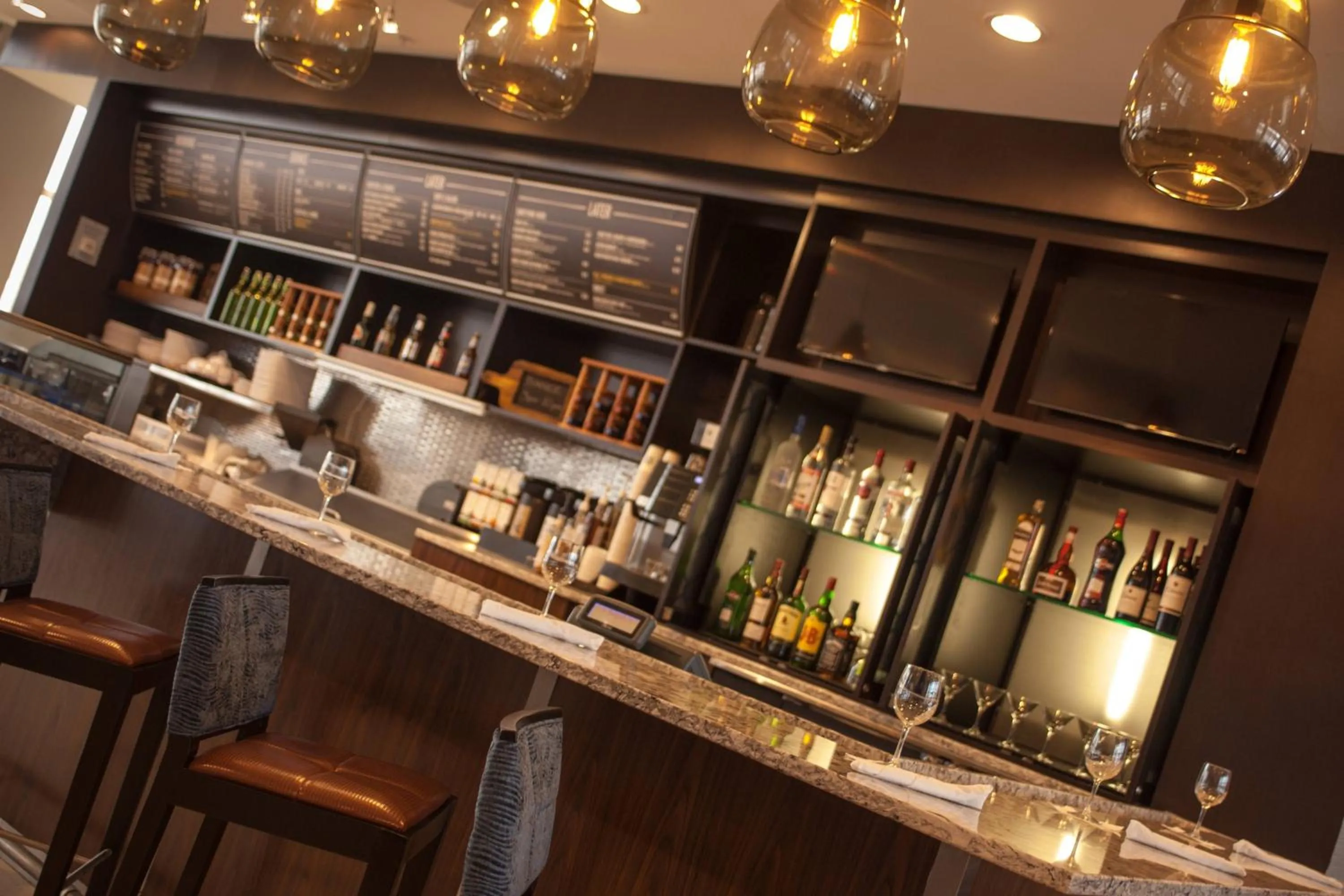 Restaurant/places to eat in Courtyard Aberdeen at Ripken Stadium