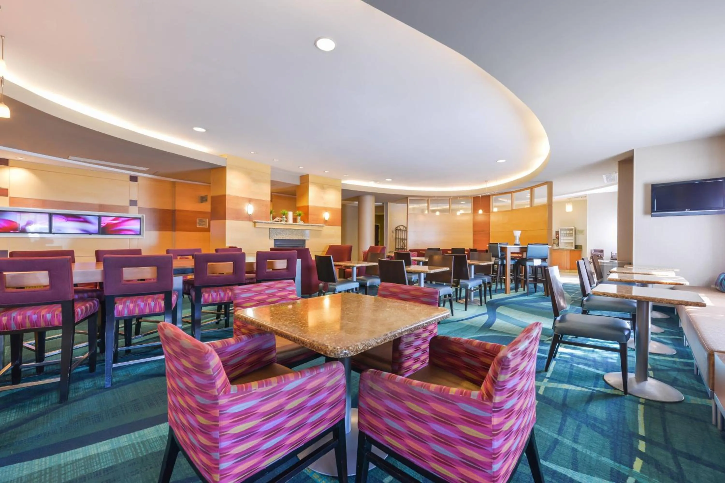 Restaurant/places to eat in SpringHill Suites Arundel Mills BWI Airport