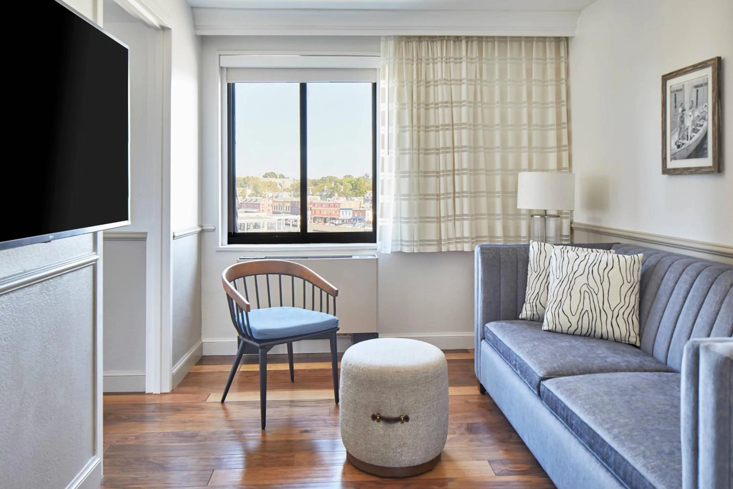 Photo of the whole room in Annapolis Waterfront Hotel, Autograph Collection