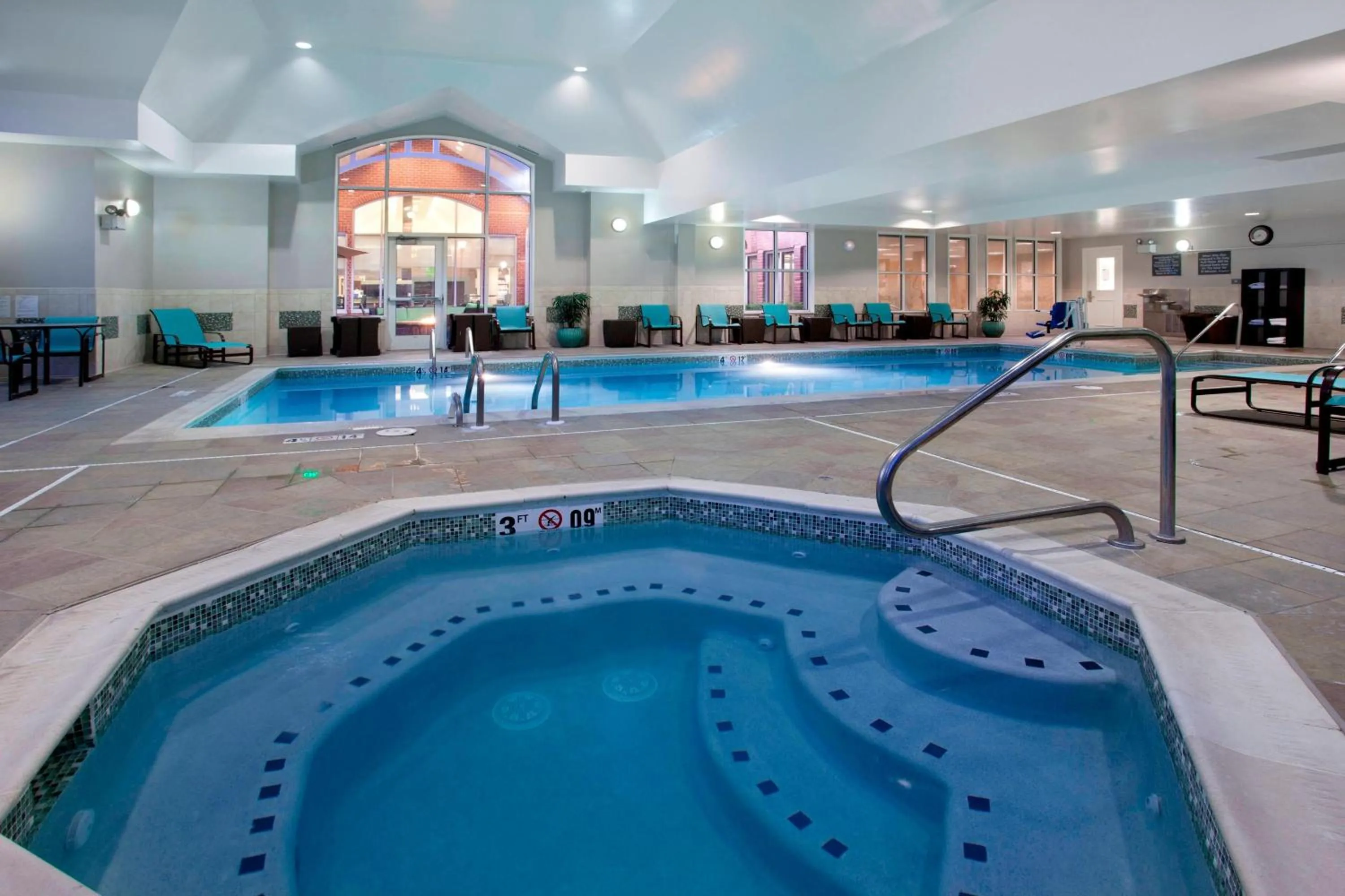 Swimming pool in Residence Inn Baltimore Hunt Valley
