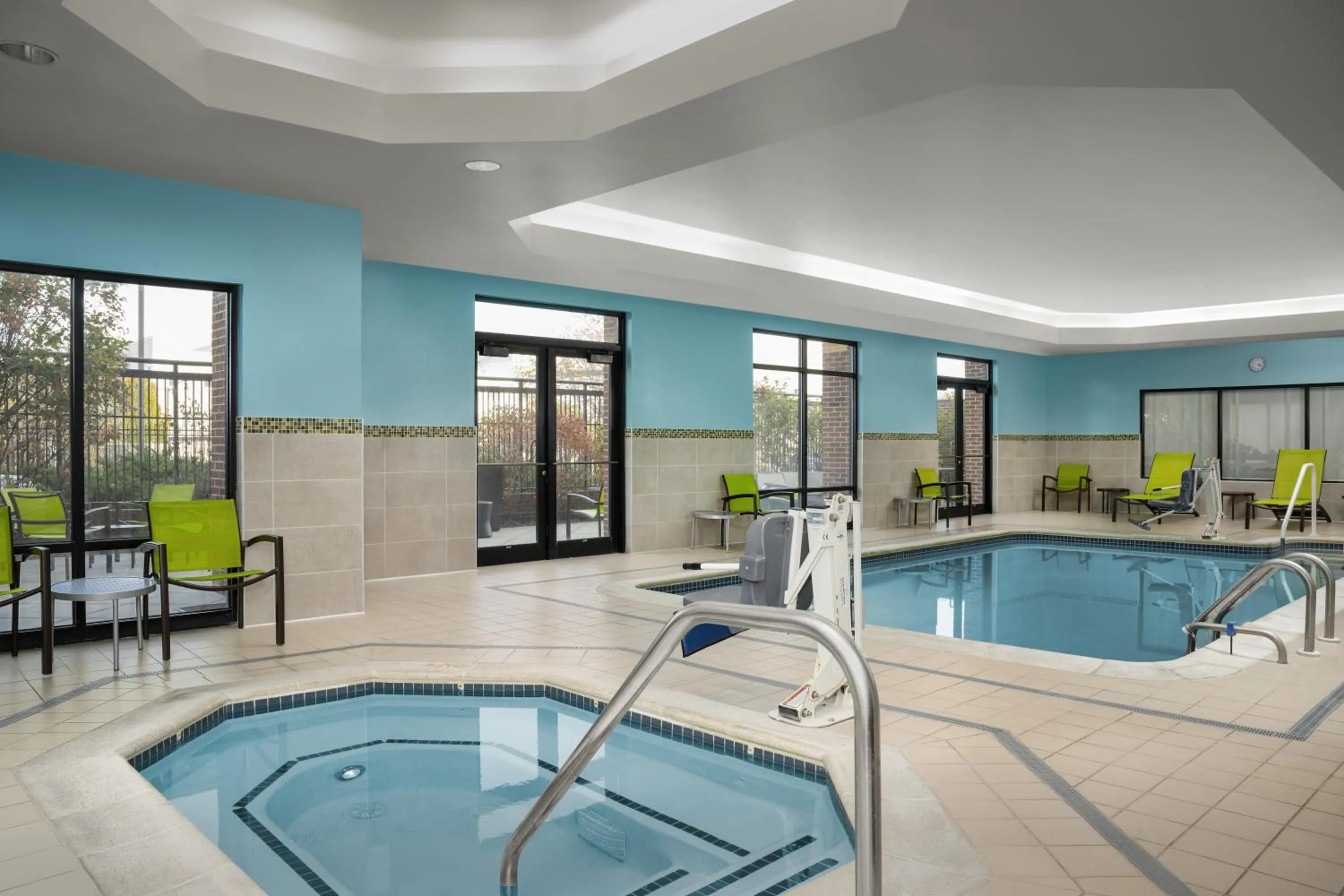 Swimming pool in SpringHill Suites by Marriott Annapolis