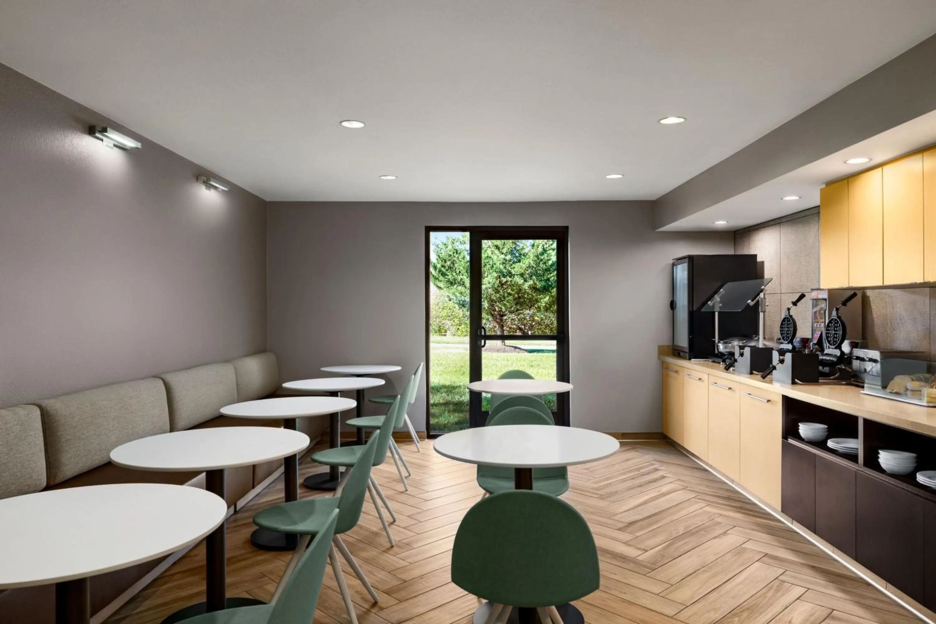 Breakfast in TownePlace Suites by Marriott Fort Meade National Business Park