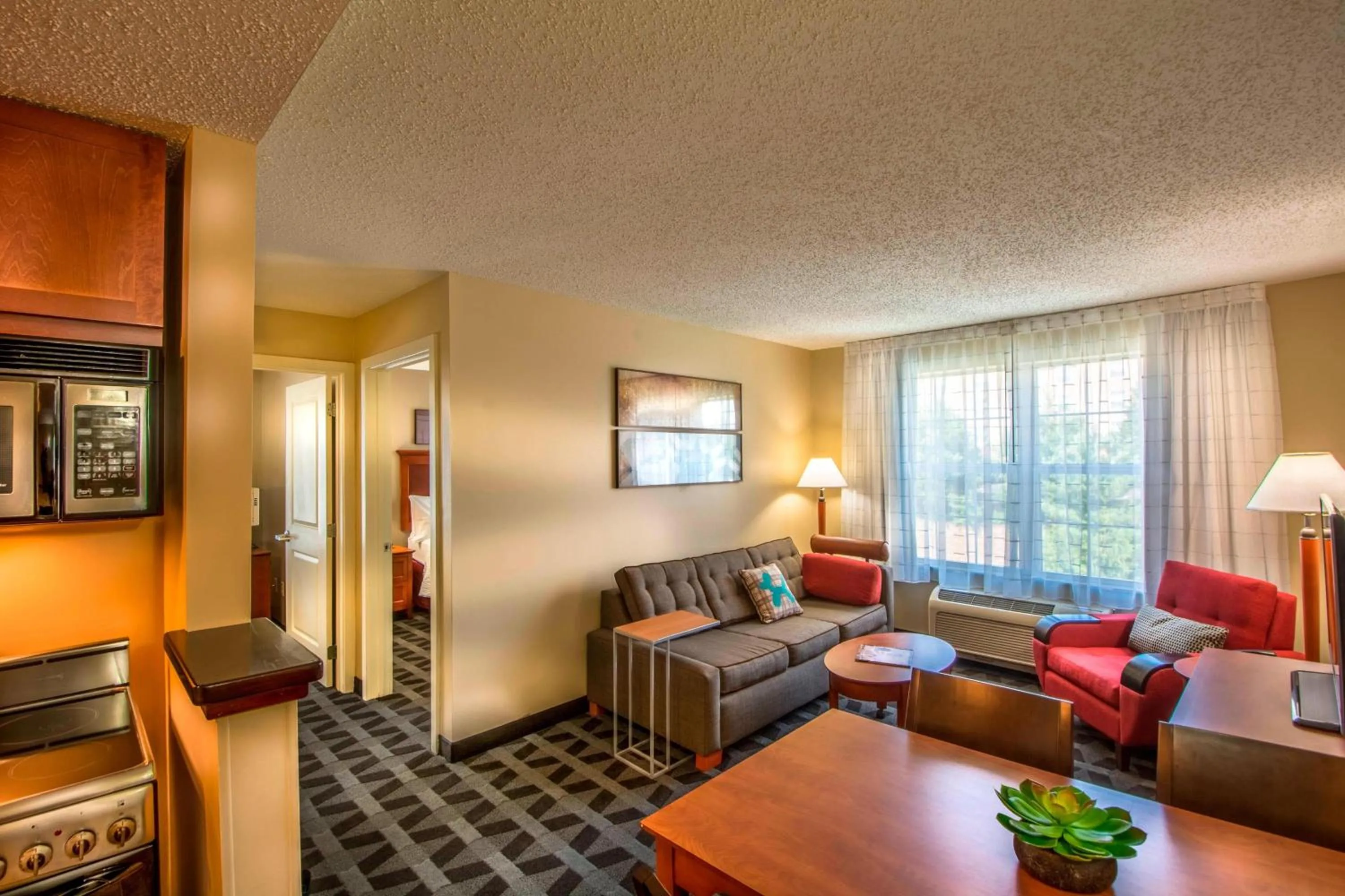 Living room in TownePlace Suites by Marriott Baltimore BWI Airport