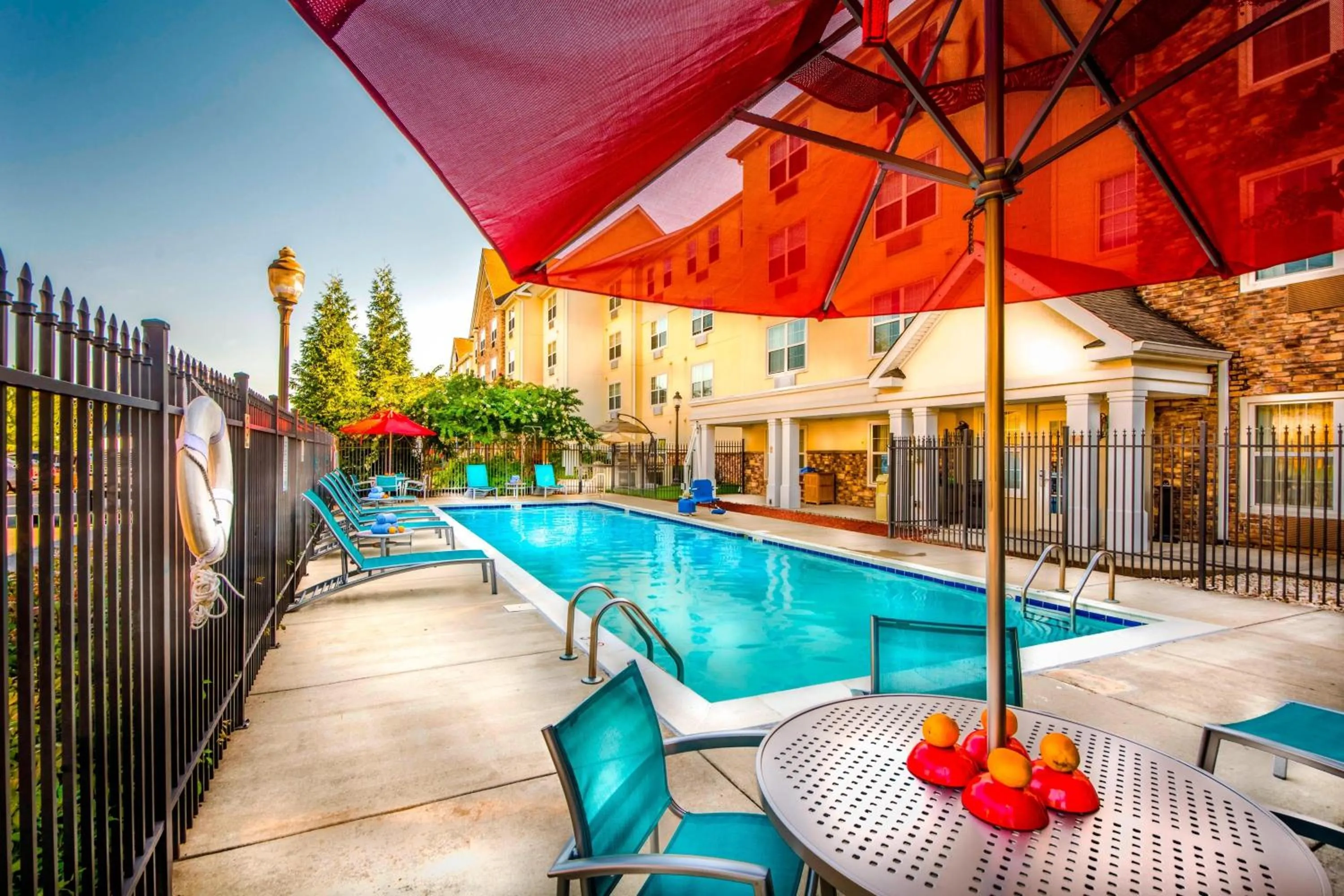 Swimming pool in TownePlace Suites by Marriott Baltimore BWI Airport