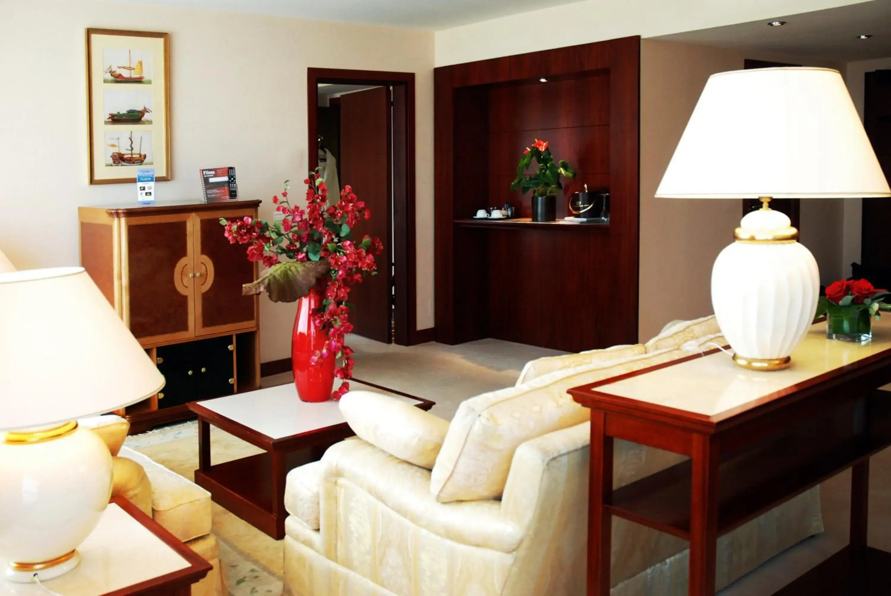 Junior Suite - single occupancy in Evergreen Laurel Hotel Junior Suite - single occupancy in Evergreen Laurel Hotel