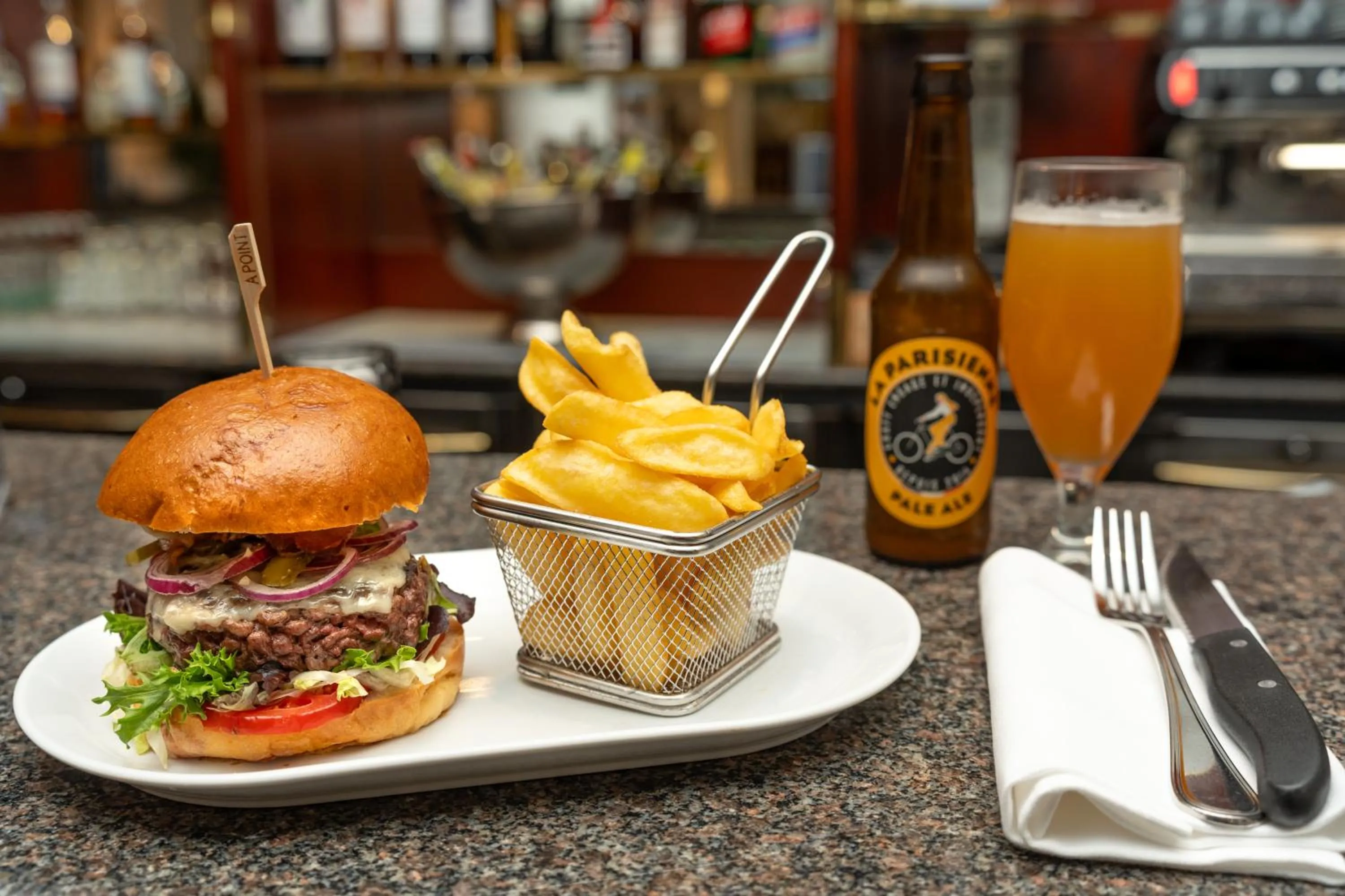 Restaurant/places to eat in Occidental Paris Levallois