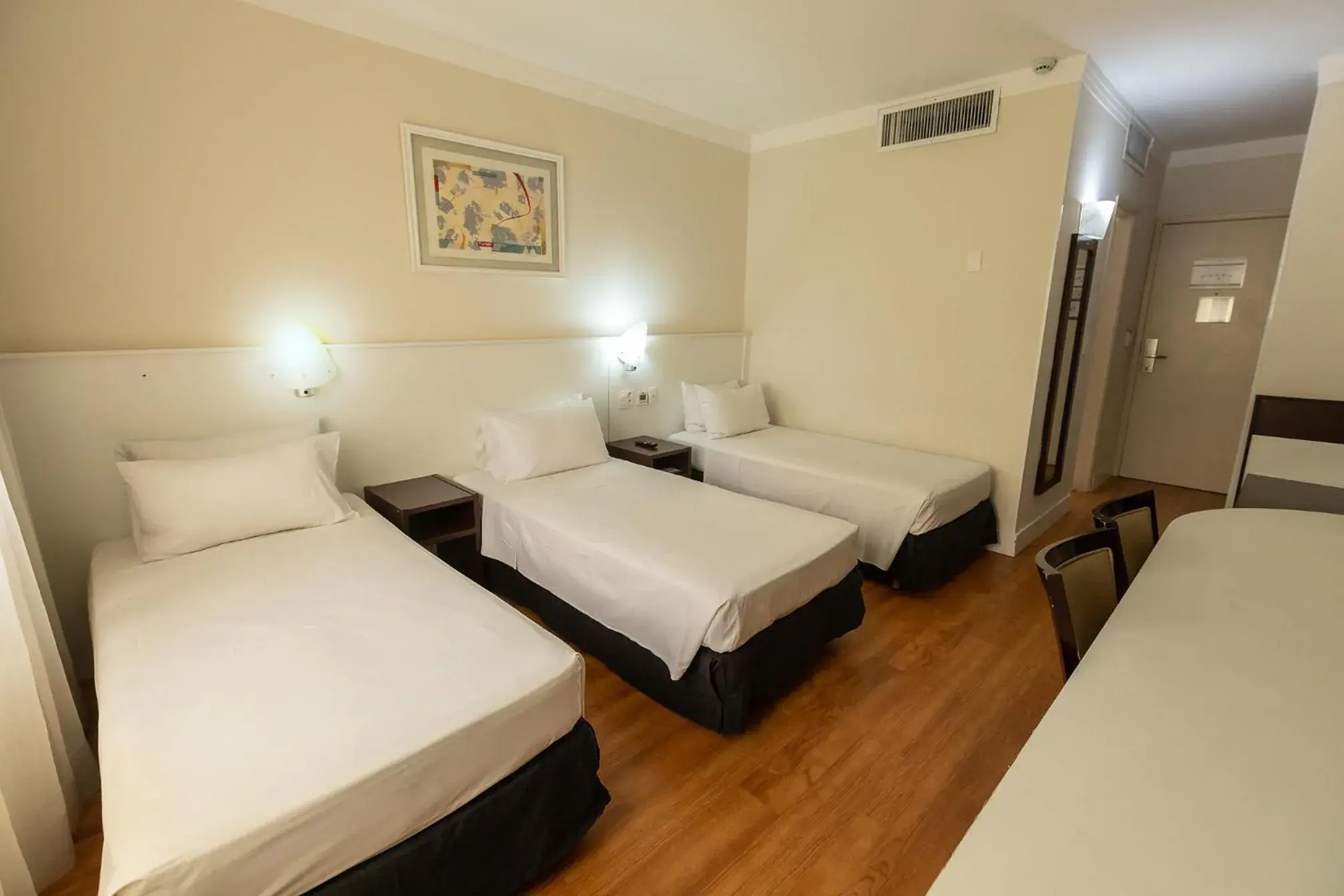 Superior Triple Room in Hotel Premium Campinas Superior Triple Room in Hotel Premium Campinas