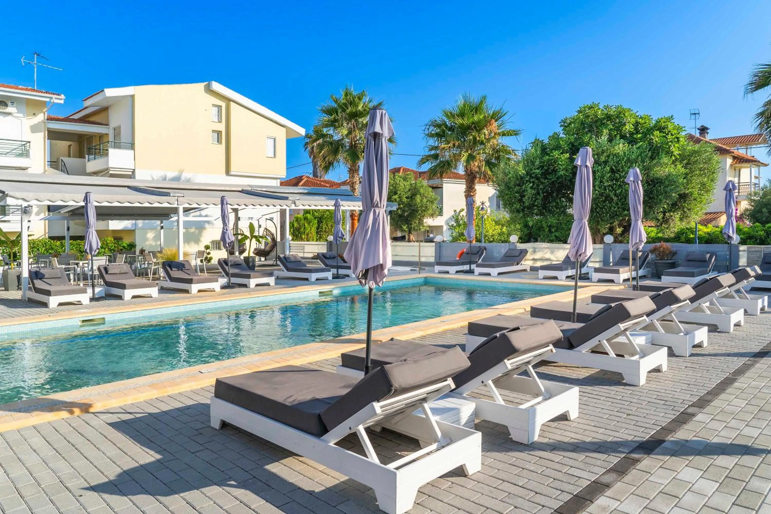 Swimming pool in Akritas Hotel Pefkochori