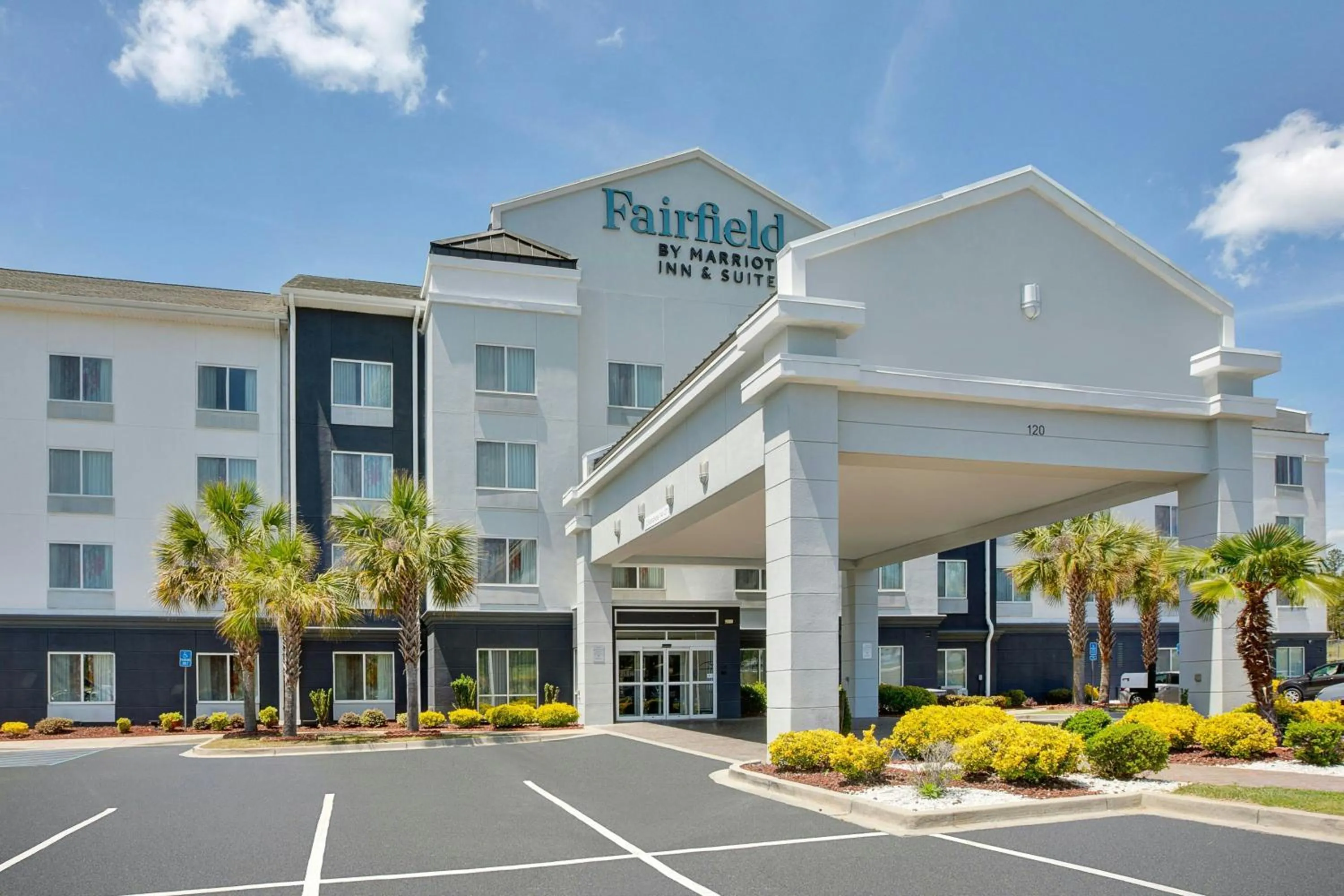 Property building in Fairfield Inn & Suites Columbia Northeast