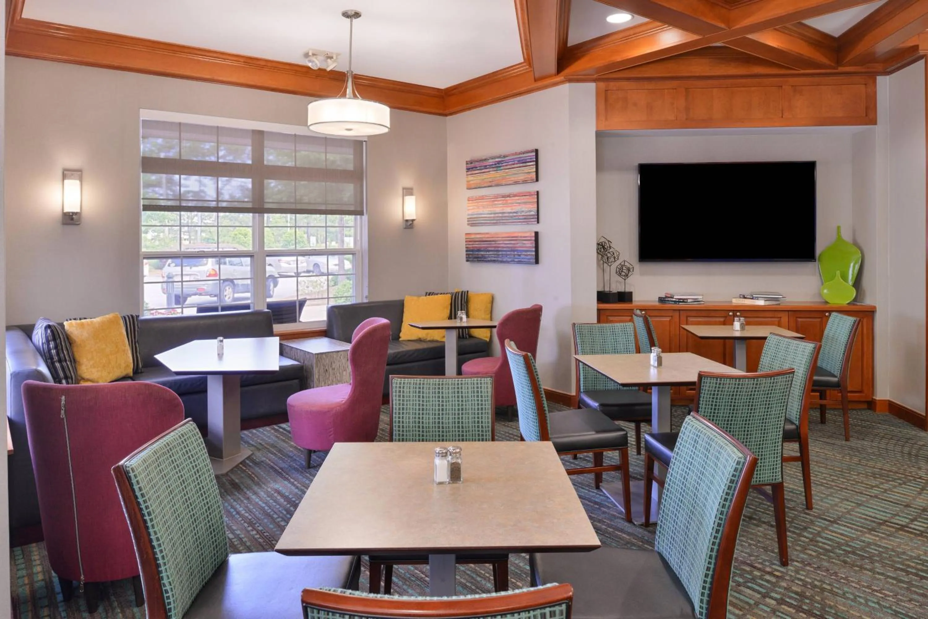 Restaurant/places to eat in Residence Inn Columbia Northeast/Fort Jackson Area