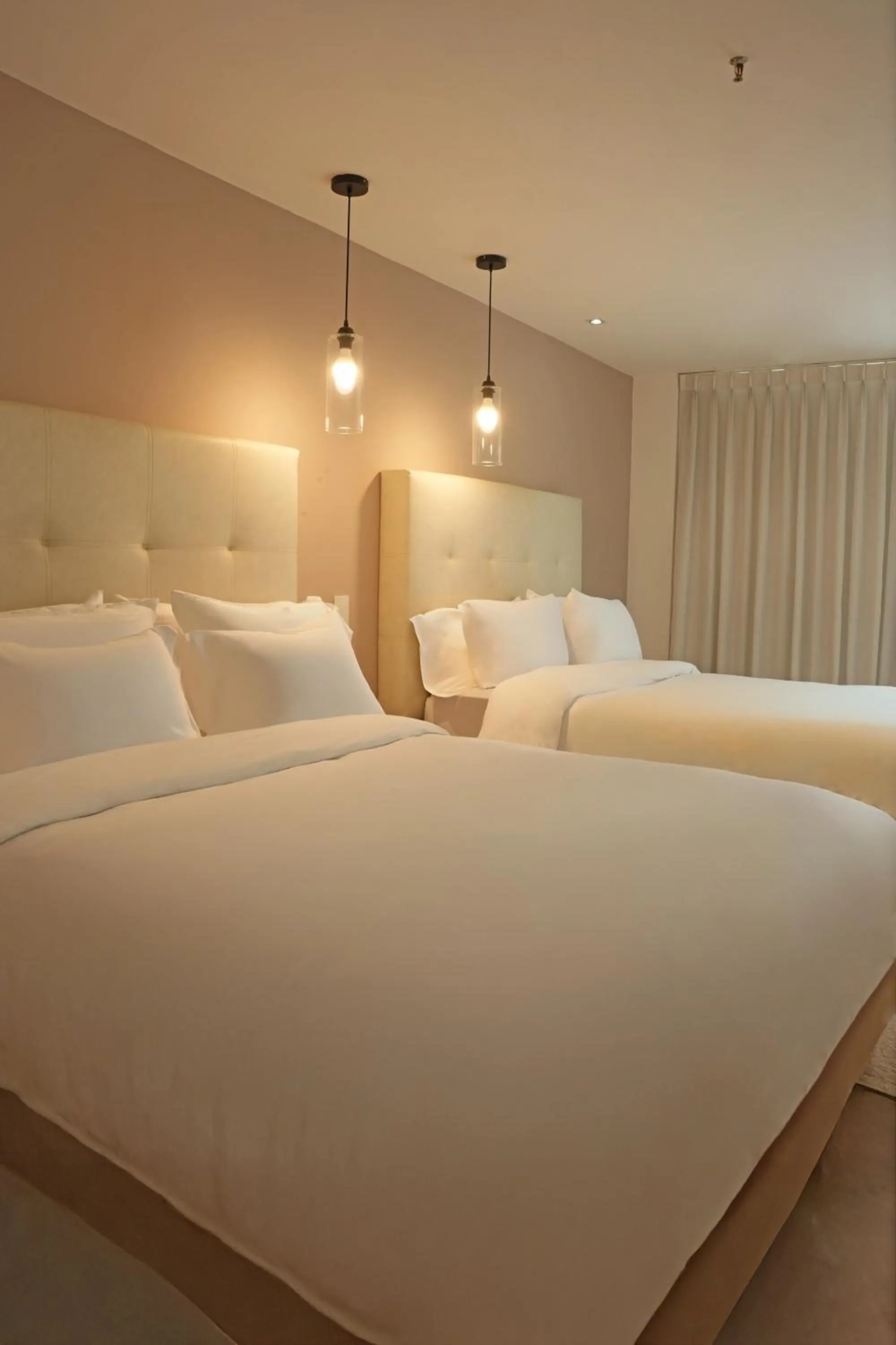 Bed in Country International Hotel