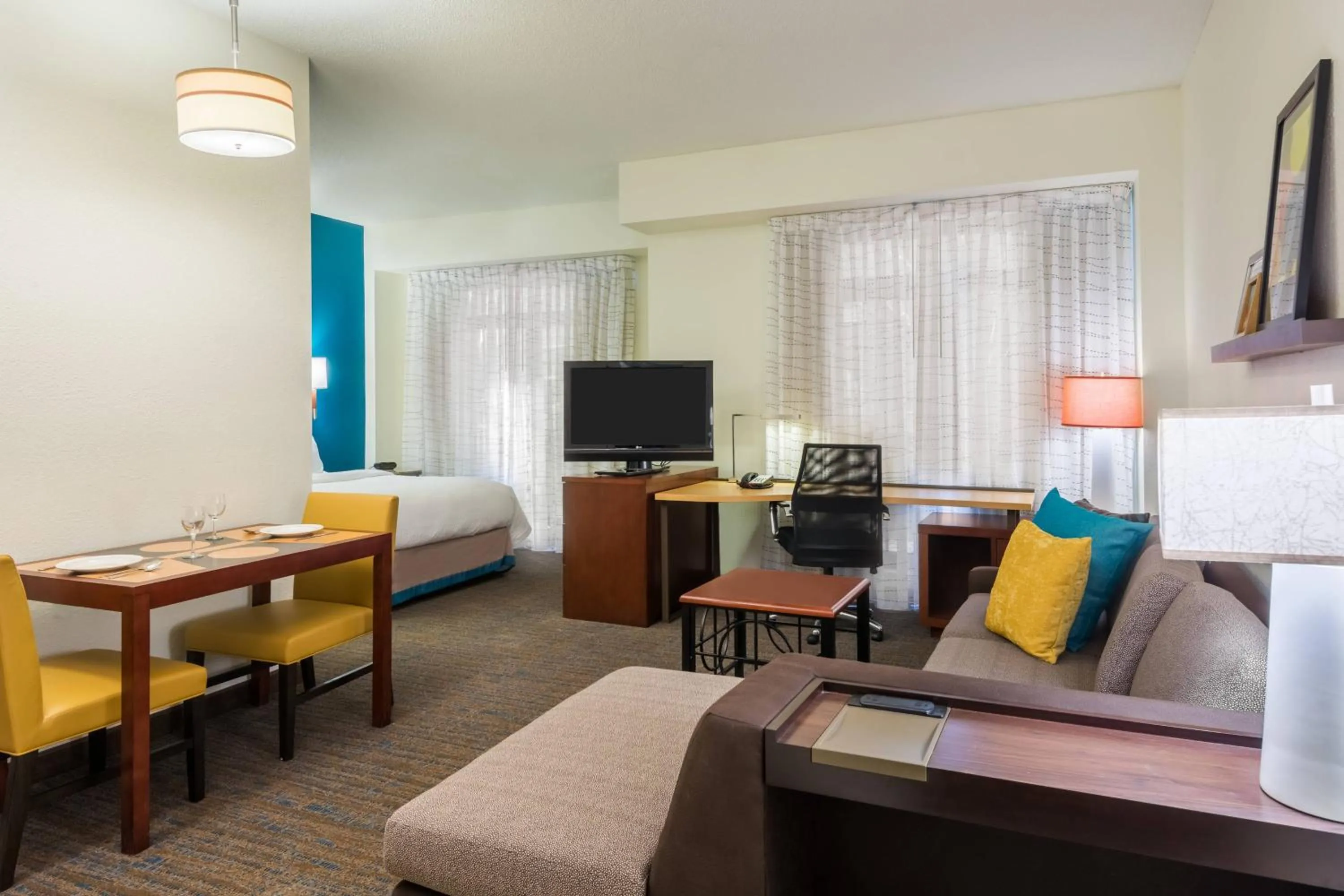 Photo of the whole room, Bed in Residence Inn Chattanooga Downtown