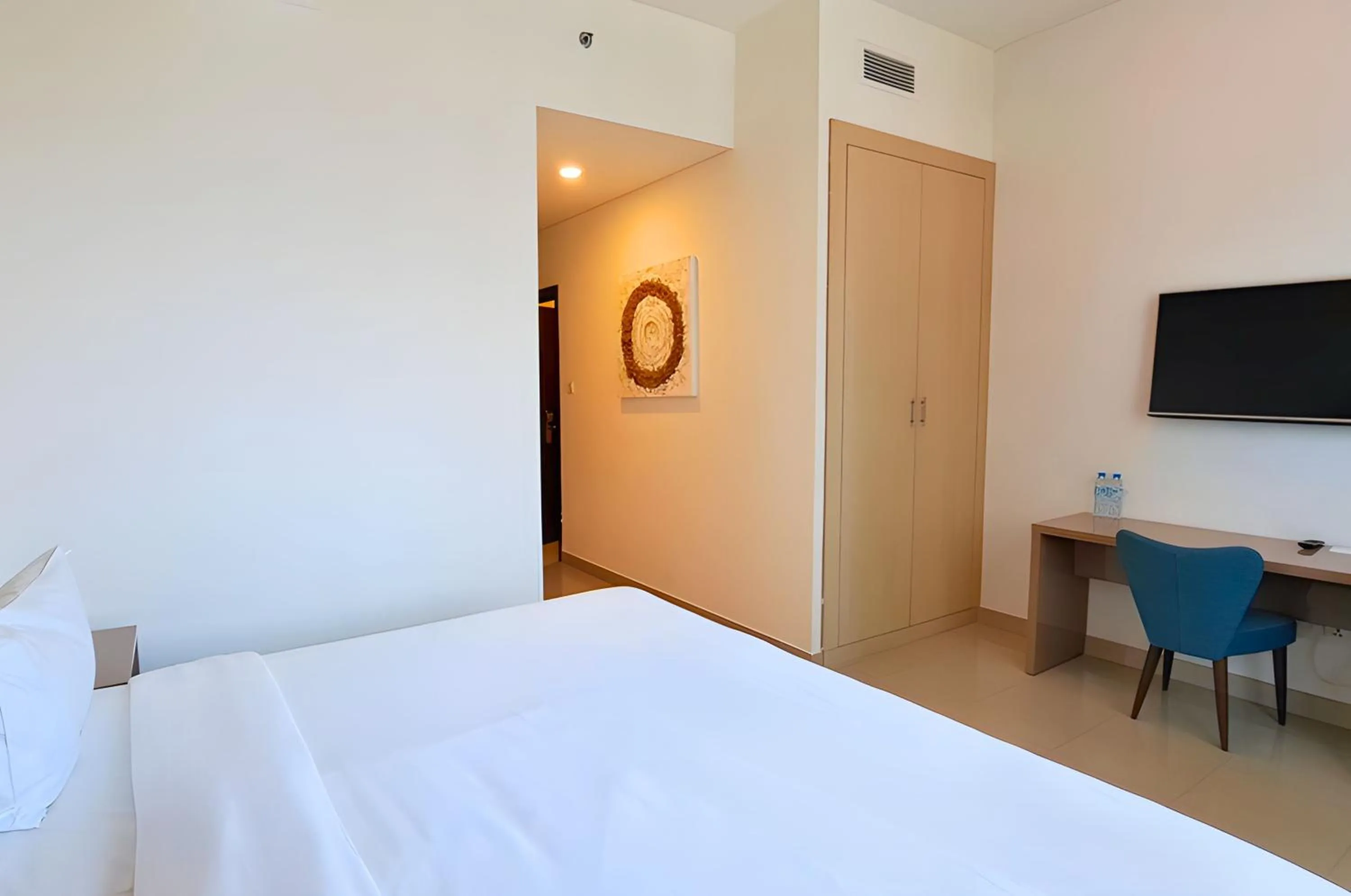 Bed in Barceló Residences Dubai Marina