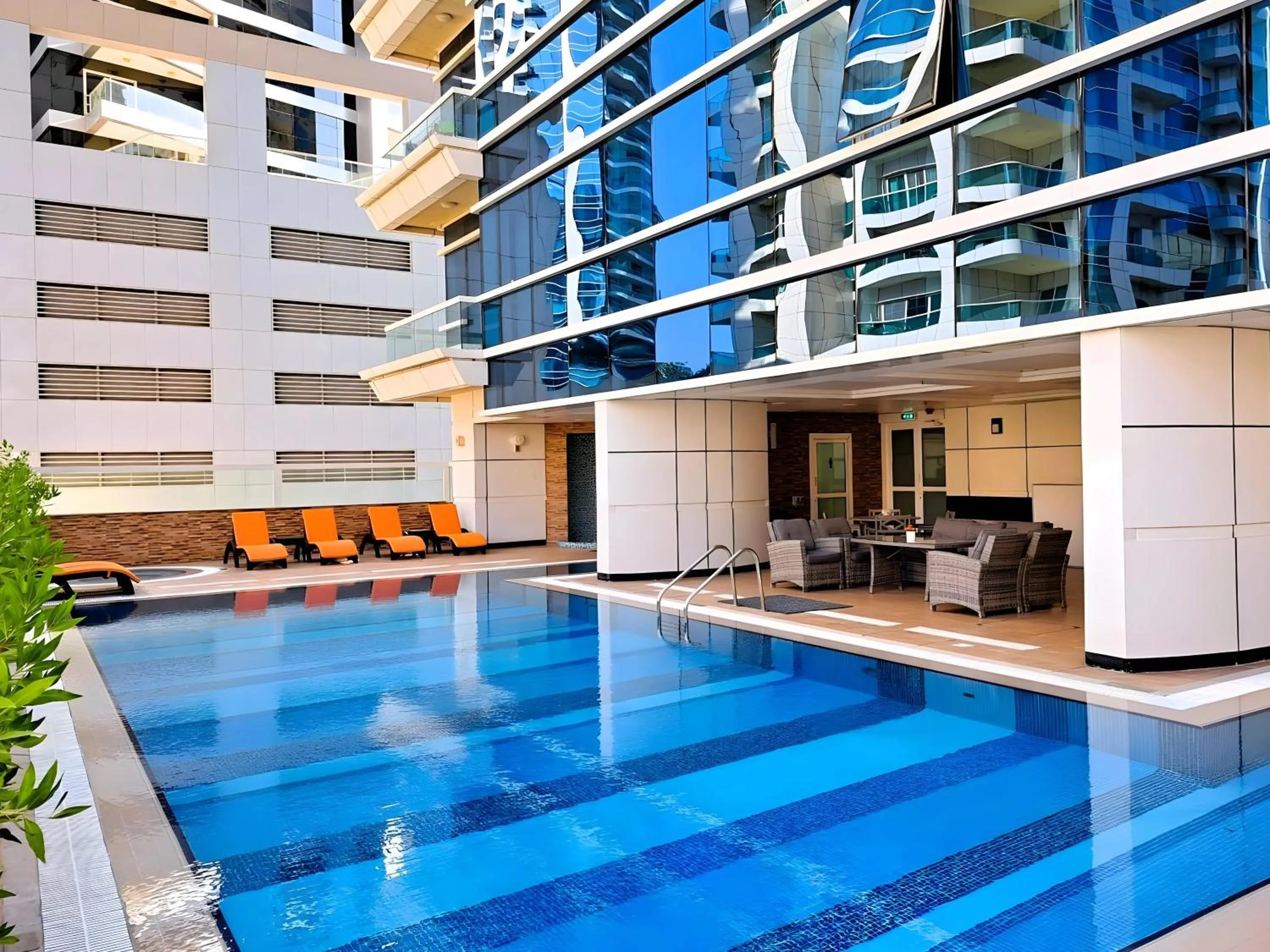 Pool view in Barceló Residences Dubai Marina