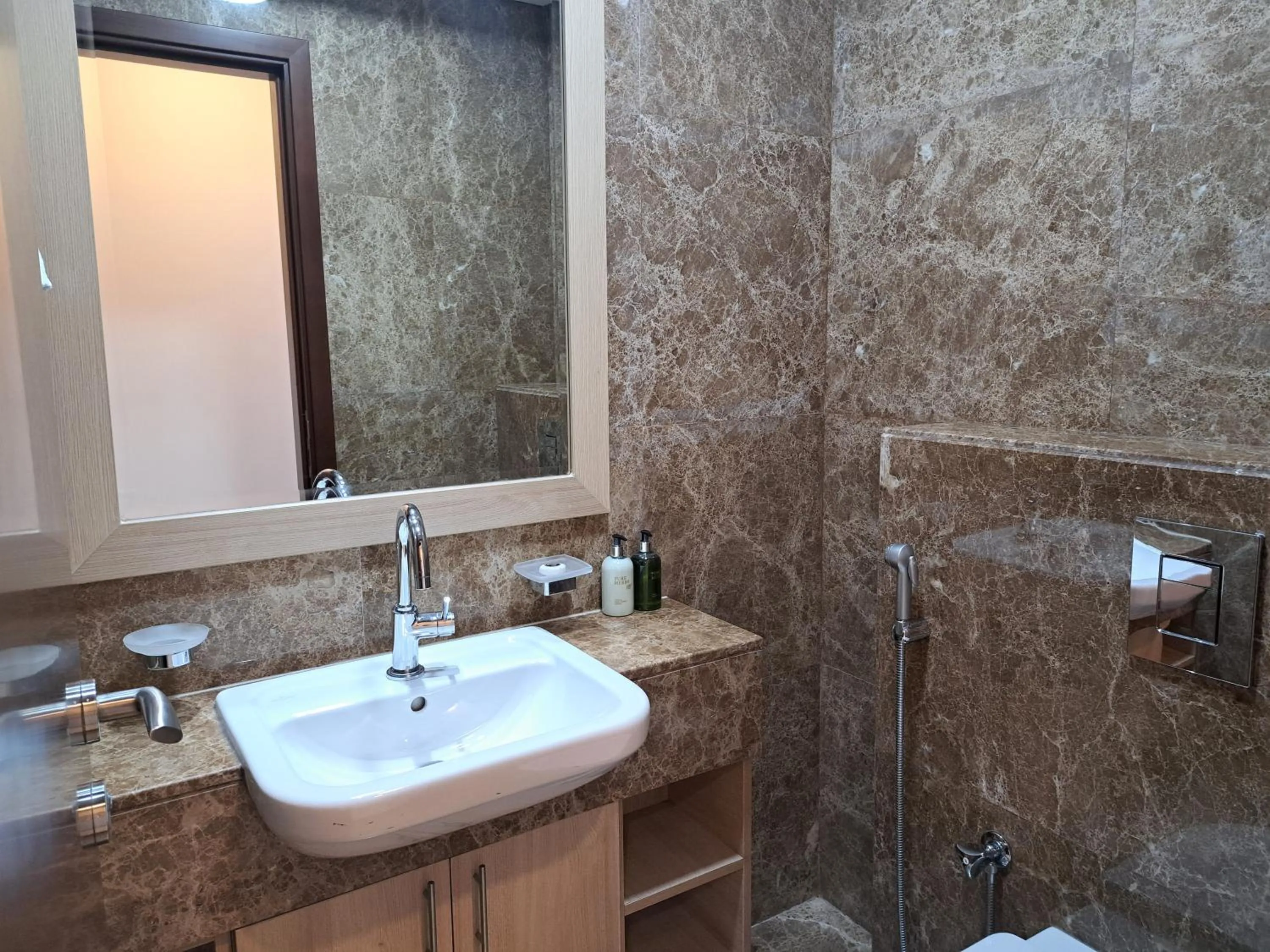 Shower in Barceló Residences Dubai Marina