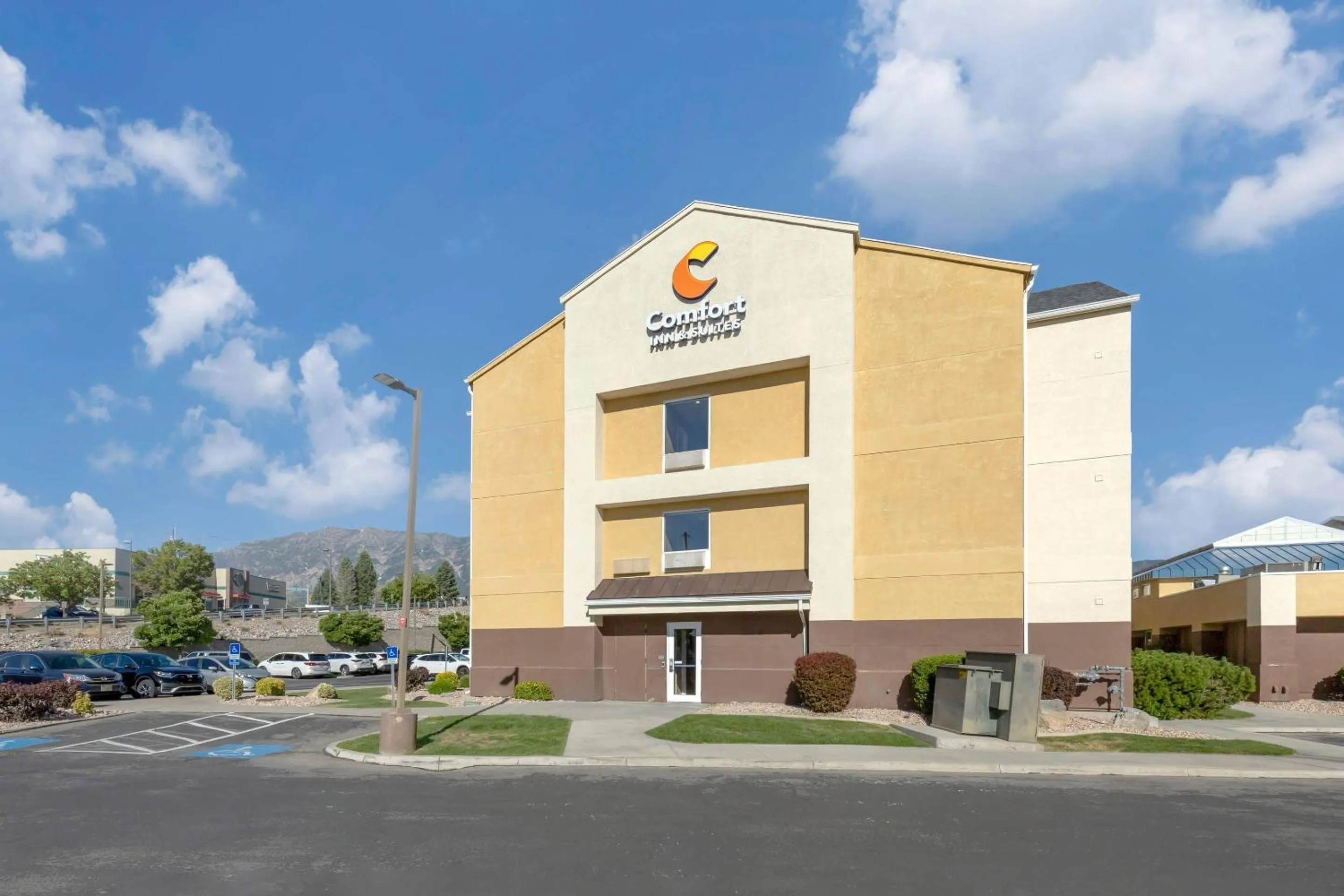 Property building in Comfort Inn & Suites Orem - Provo
