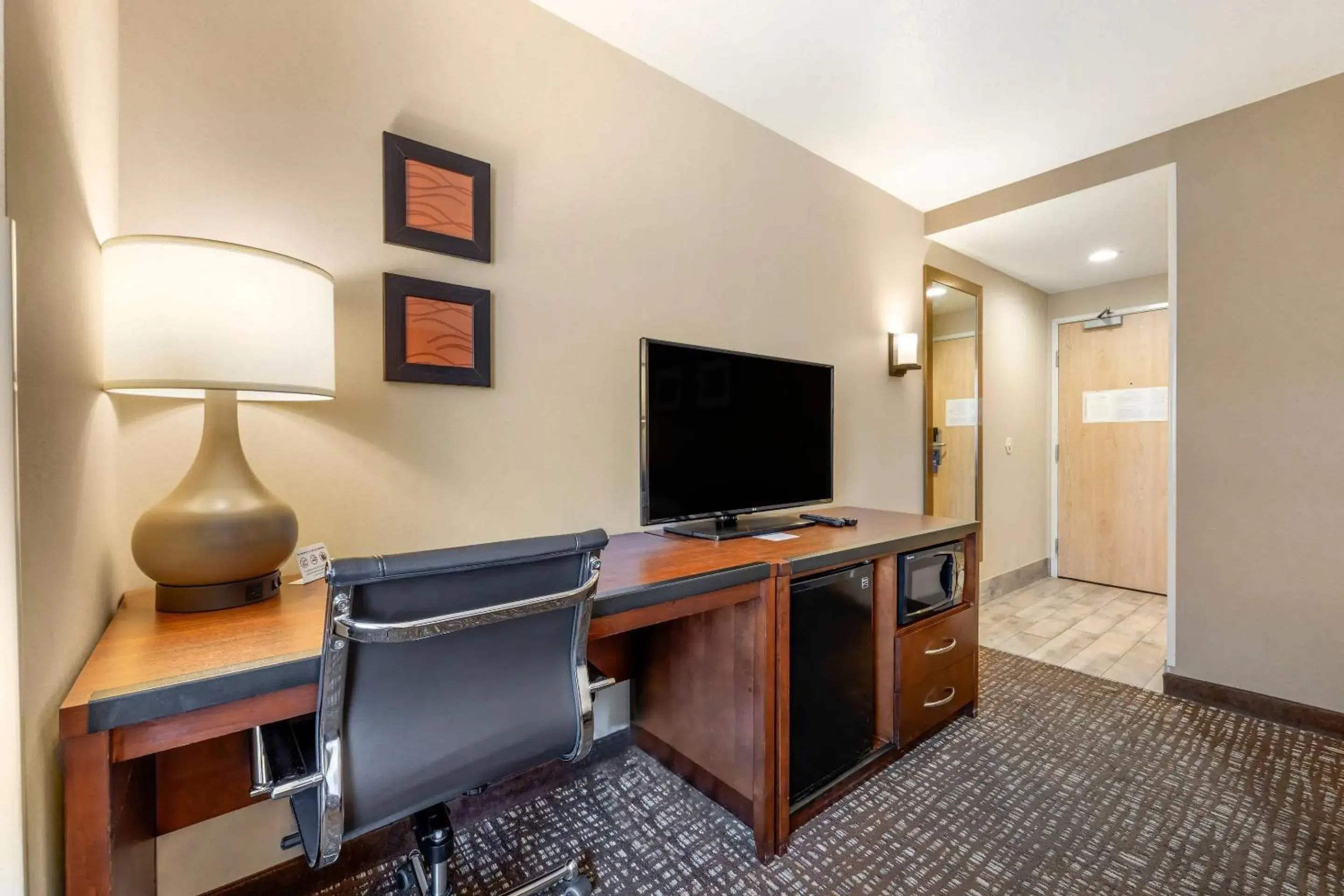 King Room - Accessible/Non-Smoking in Comfort Inn & Suites Orem - Provo King Room - Accessible/Non-Smoking in Comfort Inn & Suites Orem - Provo
