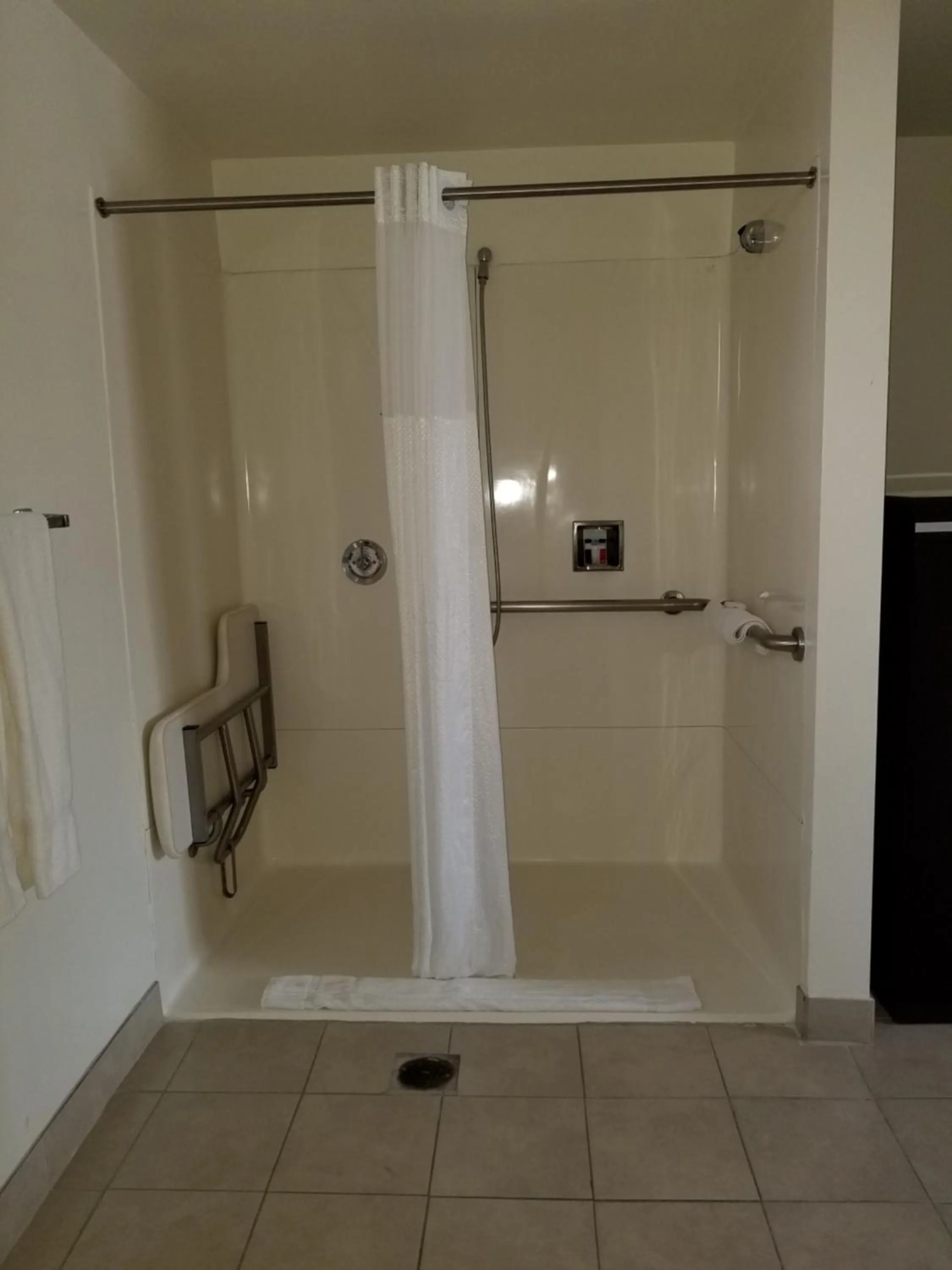 Shower in Super 8 by Wyndham Los Angeles-Culver City Area