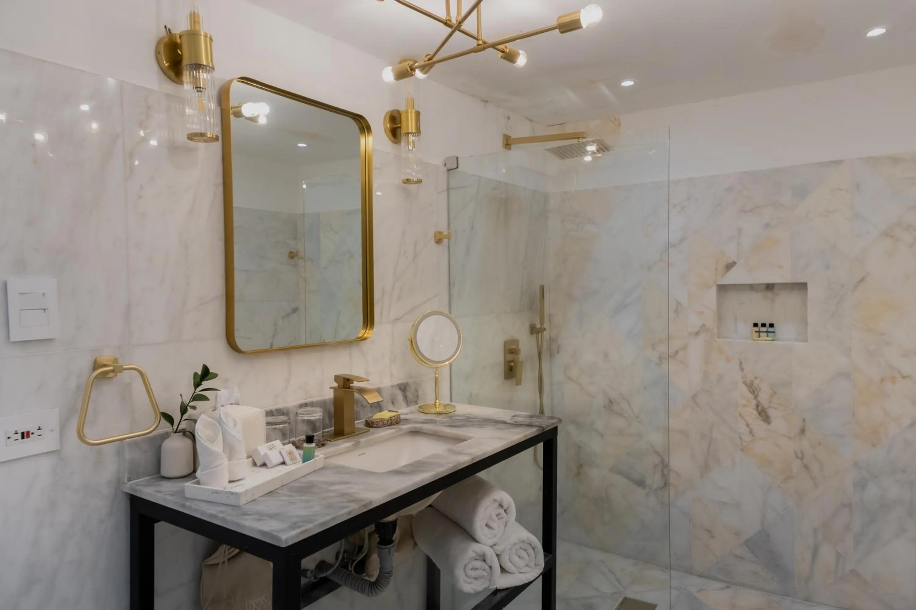 Bathroom in Hotel Boutique El Marqués By GEH Suites