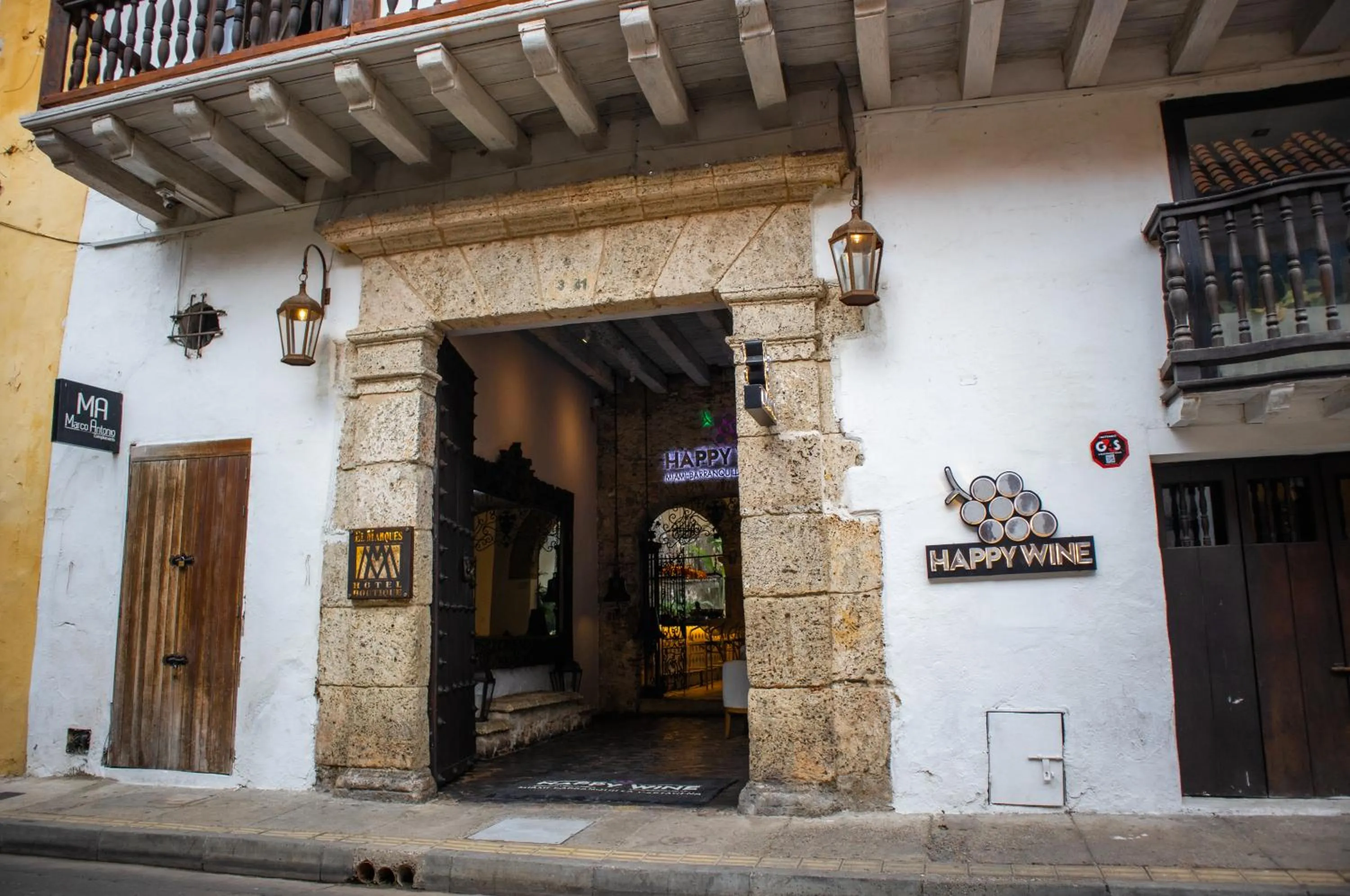 Facade/entrance in Hotel Boutique El Marqués By GEH Suites