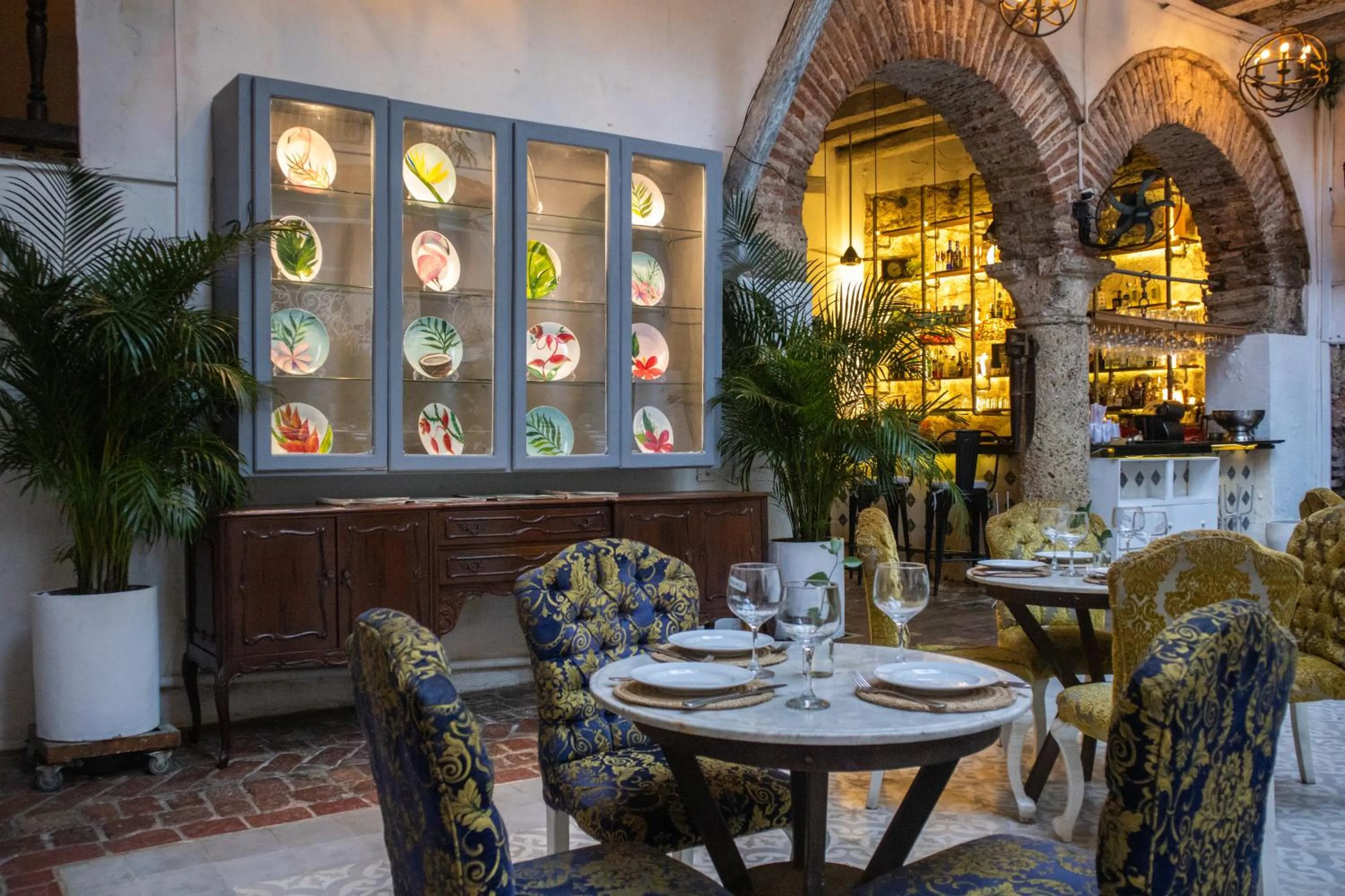 Restaurant/places to eat in Hotel Boutique El Marqués By GEH Suites