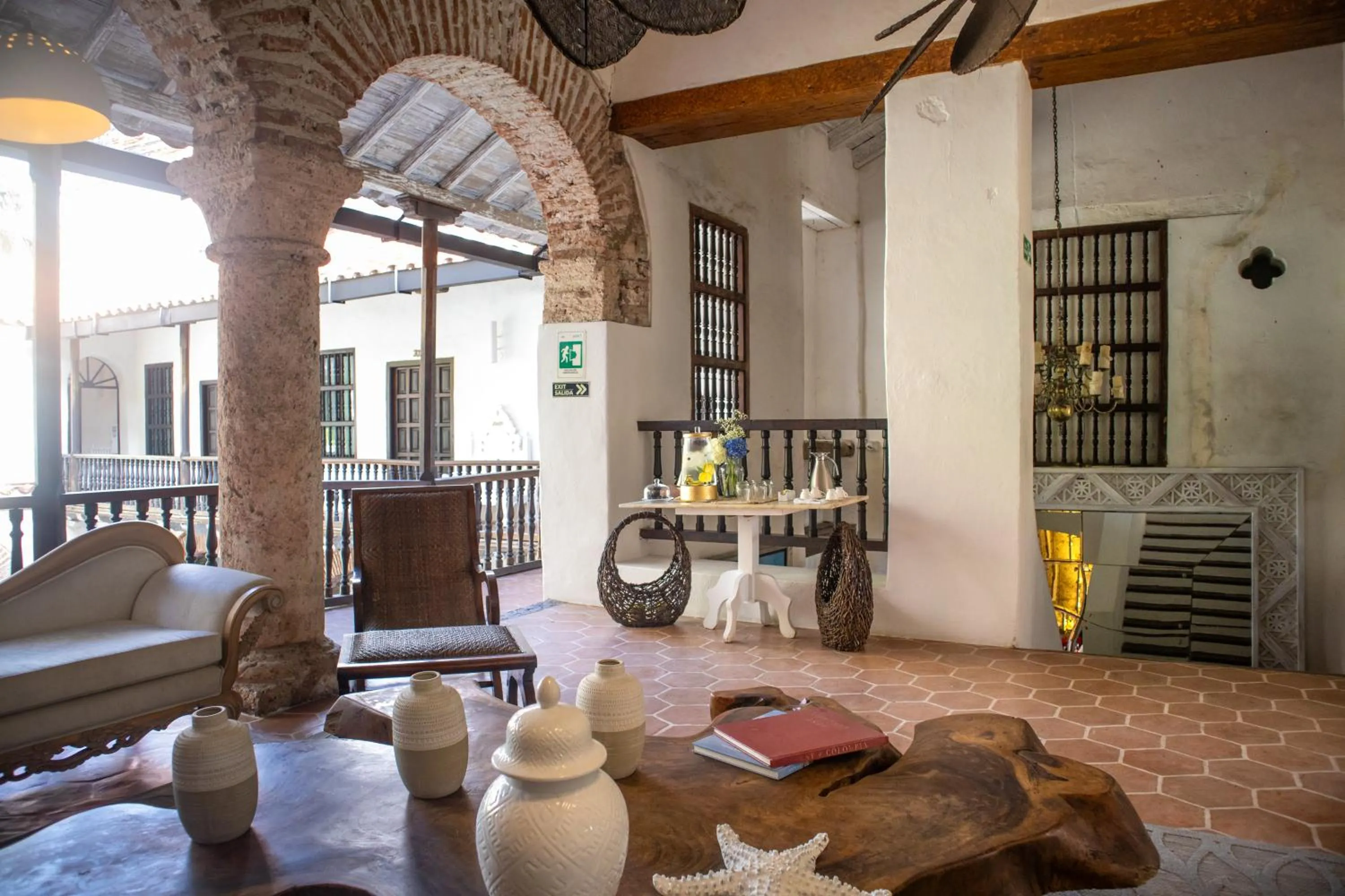 Seating area in Hotel Boutique El Marqués By GEH Suites