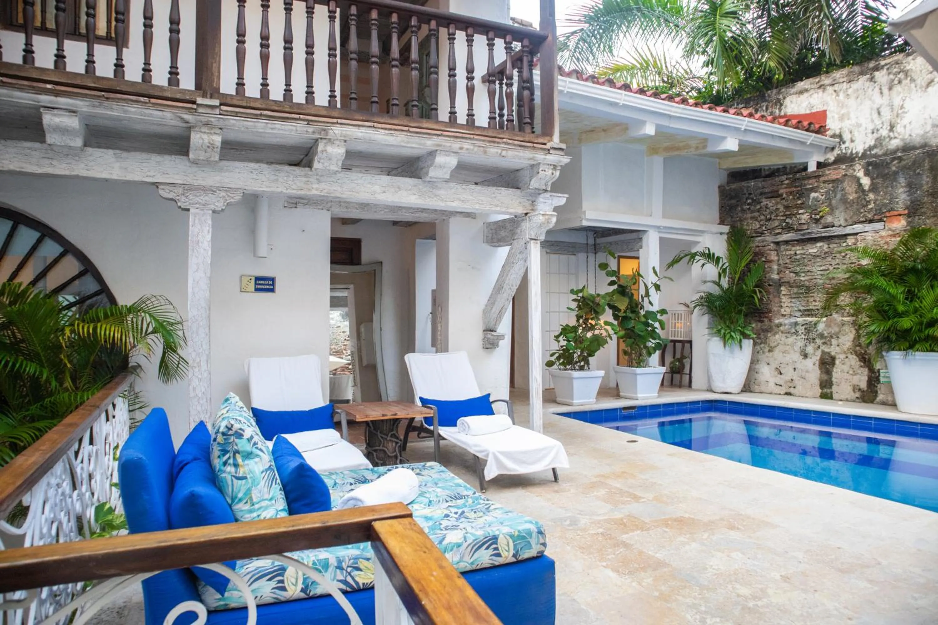 Swimming pool in Hotel Boutique El Marqués By GEH Suites