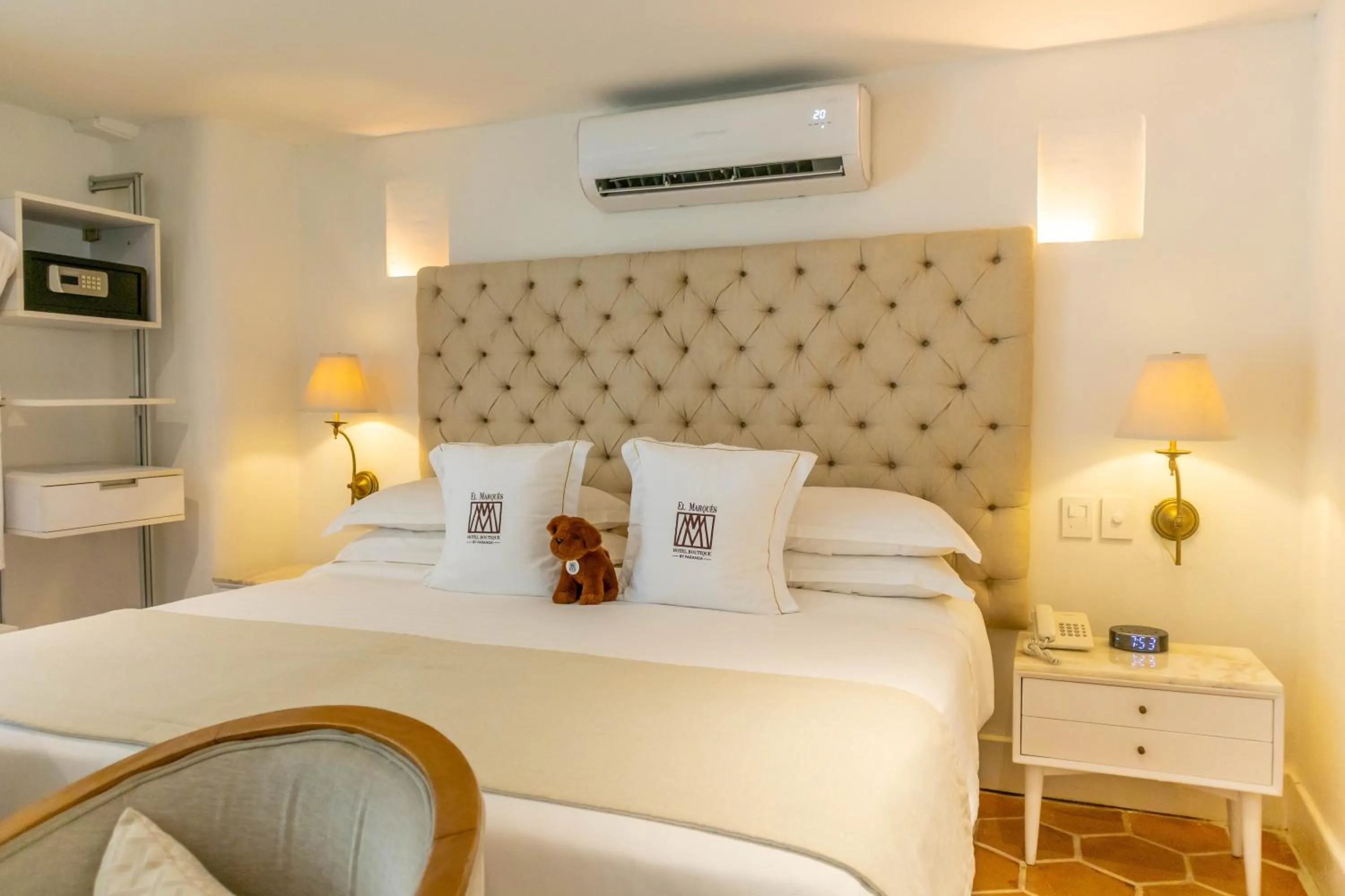 Bed in Hotel Boutique El Marqués By GEH Suites