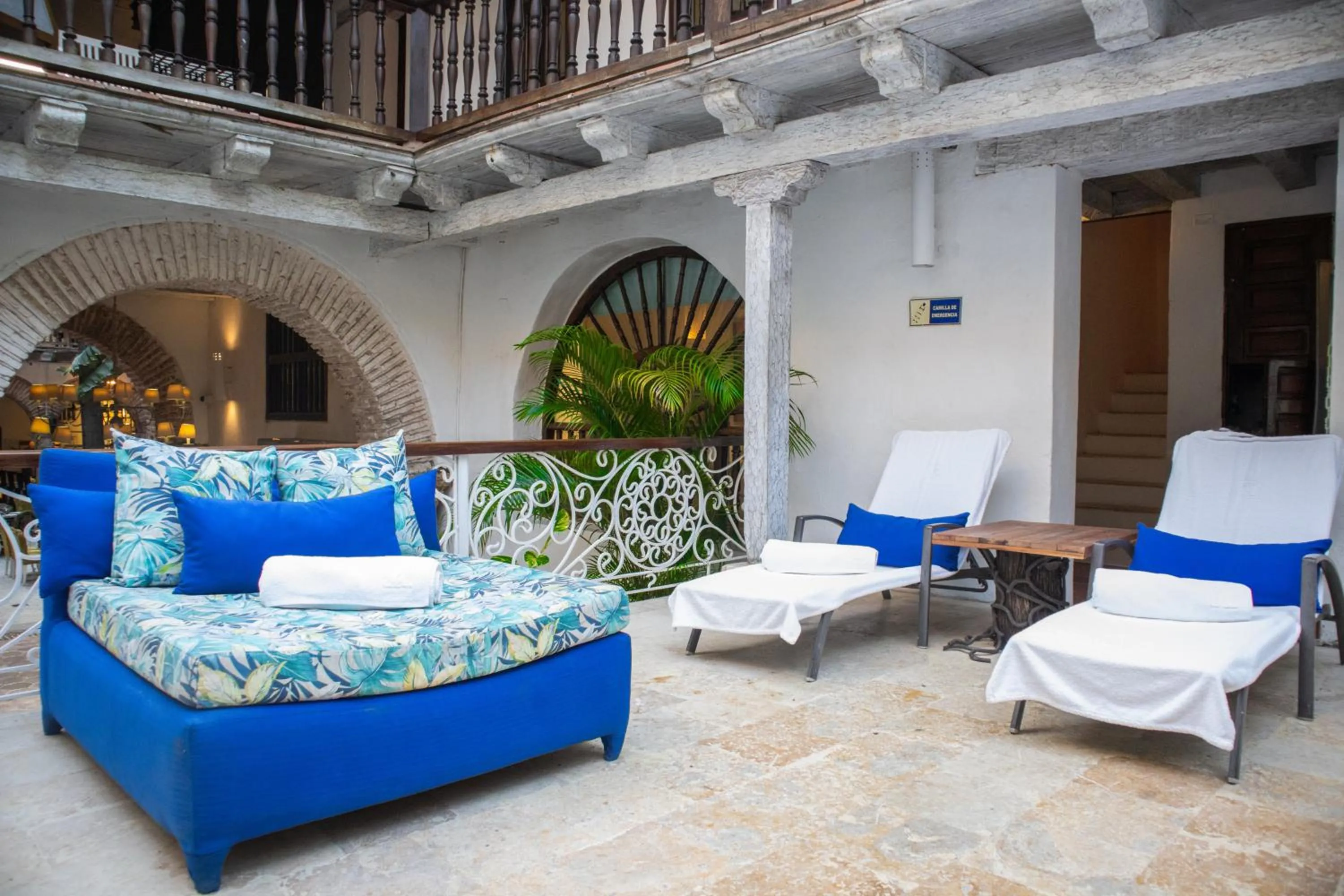 Patio in Hotel Boutique El Marqués By GEH Suites