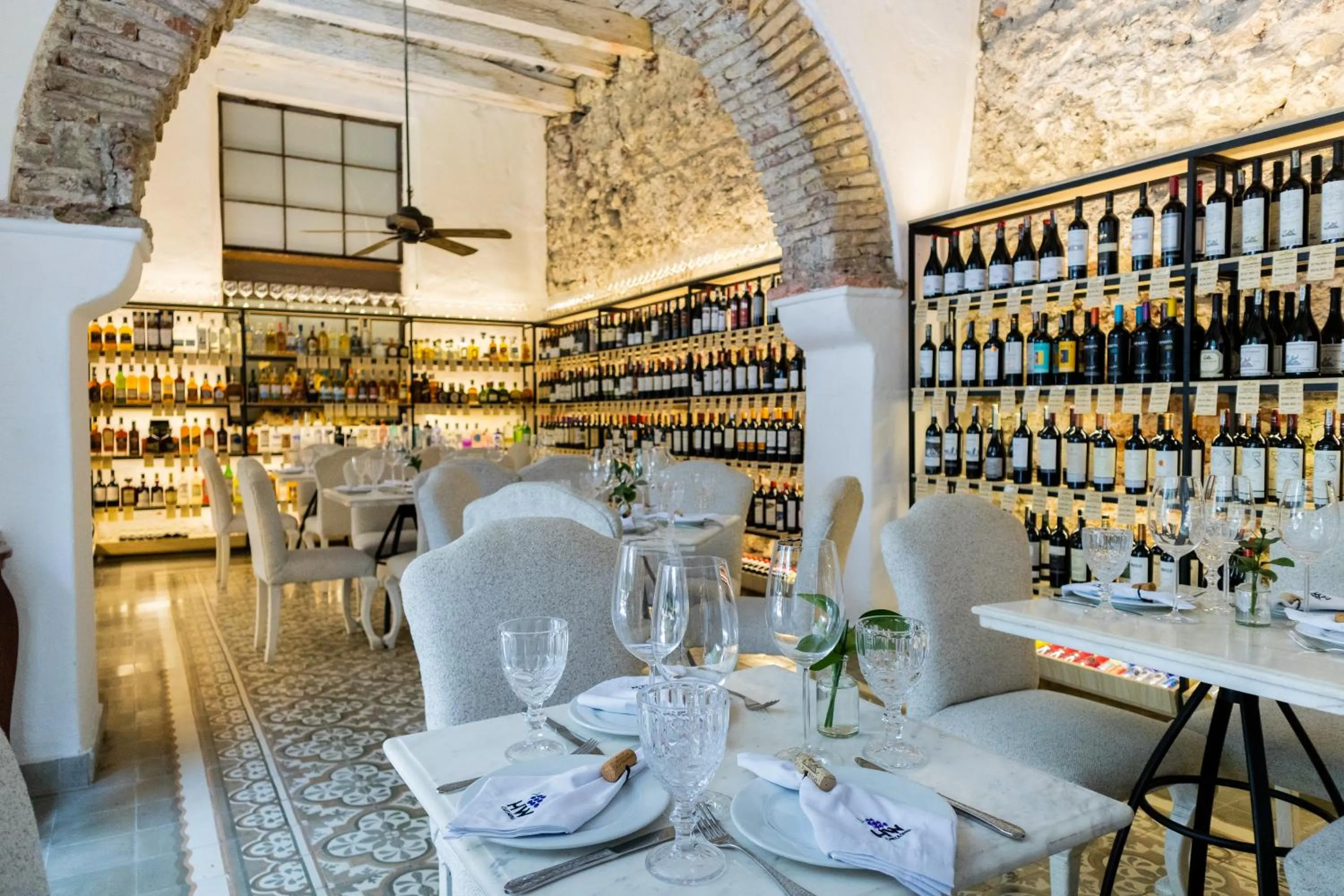 Restaurant/places to eat in Hotel Boutique El Marqués By GEH Suites